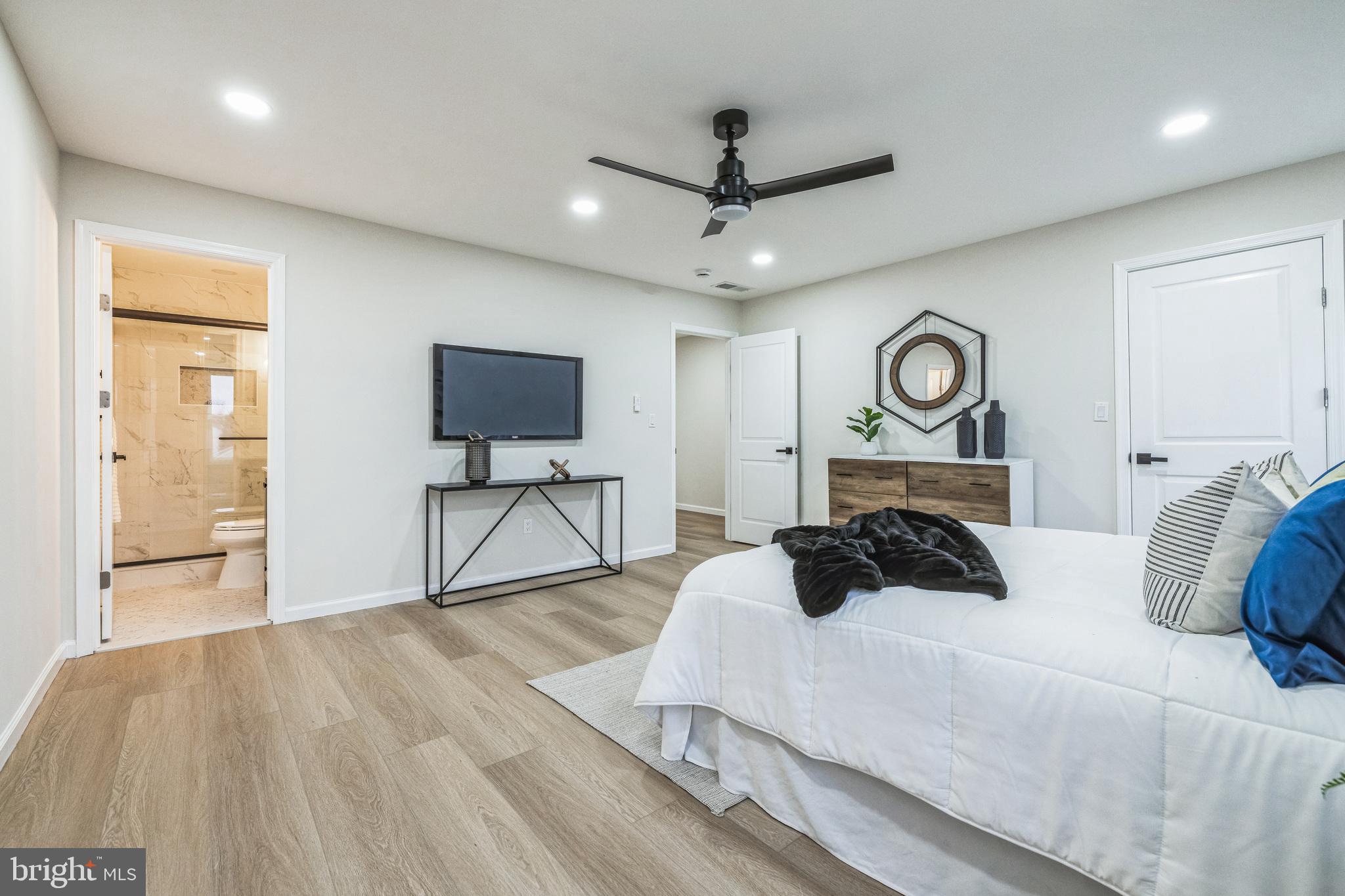 INDIAN VAL MDWS - Residential