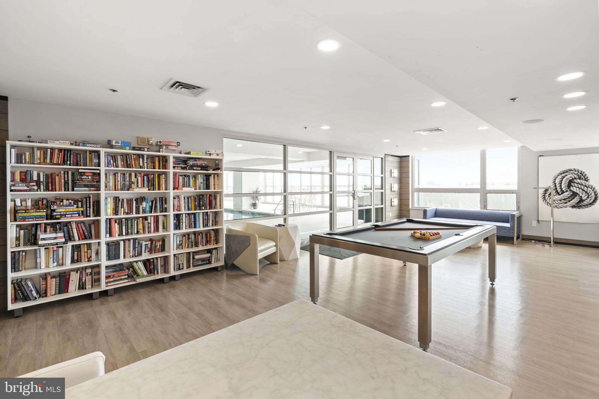 DOCKSIDE CONDOMINIUM - Residential