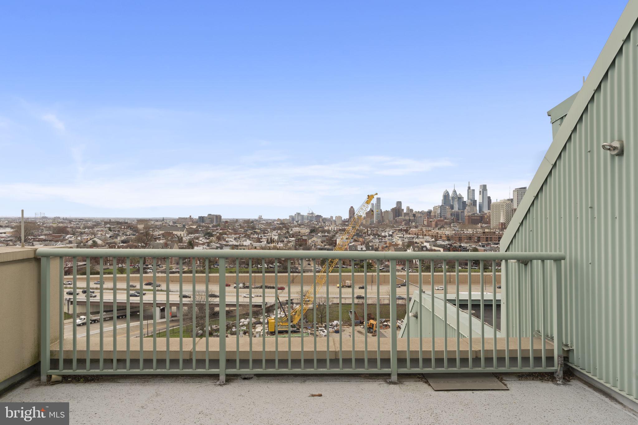 DOCKSIDE CONDOMINIUM - Residential