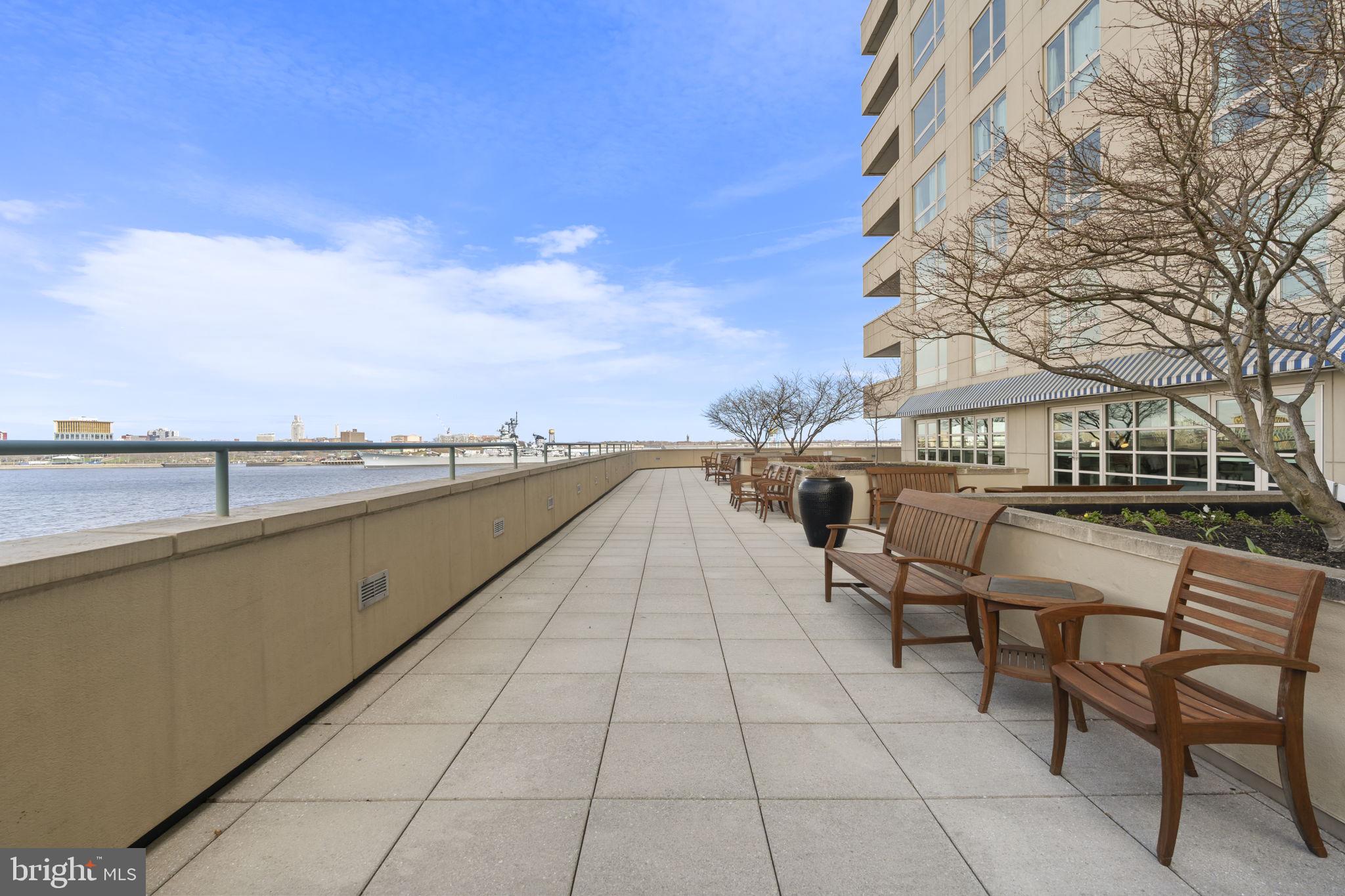 DOCKSIDE CONDOMINIUM - Residential