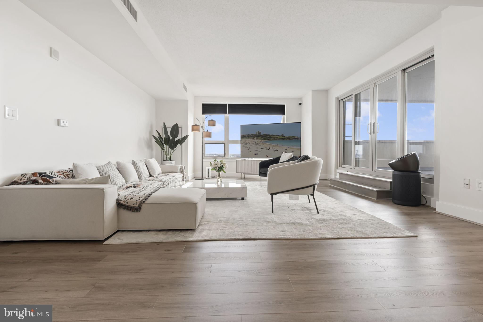 DOCKSIDE CONDOMINIUM - Residential