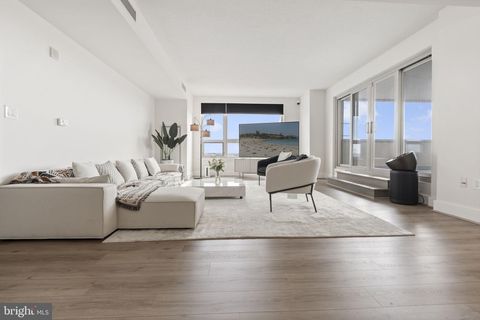 Condo For Sale - 717 S Chris Columbus Boulevard #1102<br/> PHILADELPHIA, PA 19147