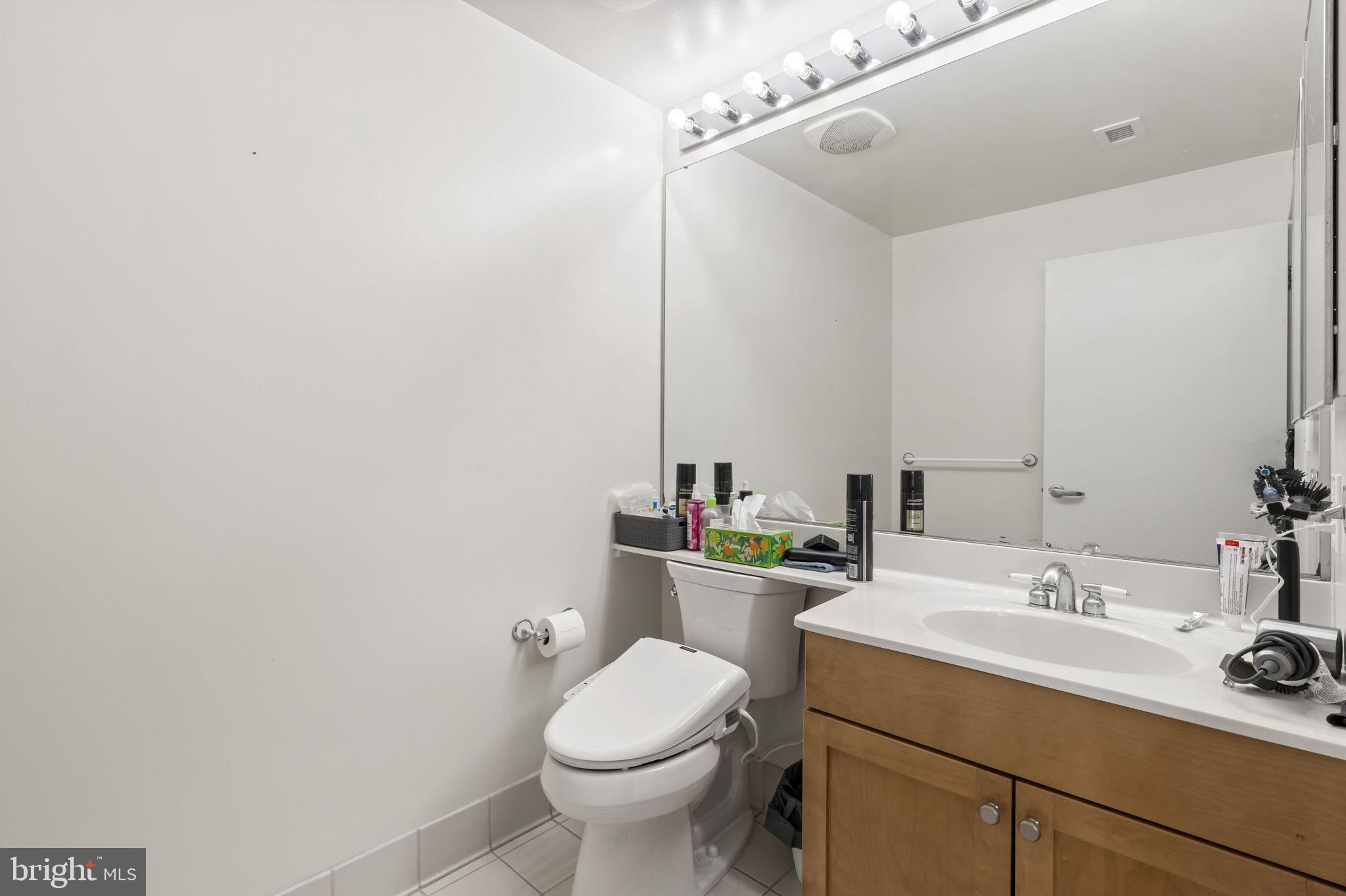 DOCKSIDE CONDOMINIUM - Residential