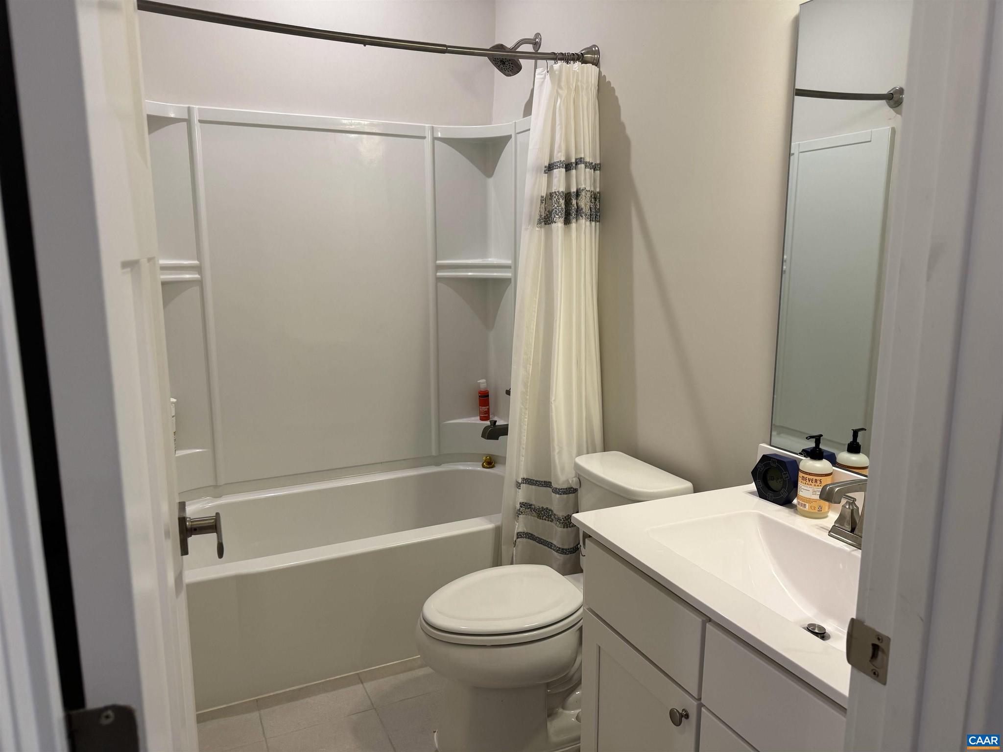 FOREST LAKES - Residential Lease