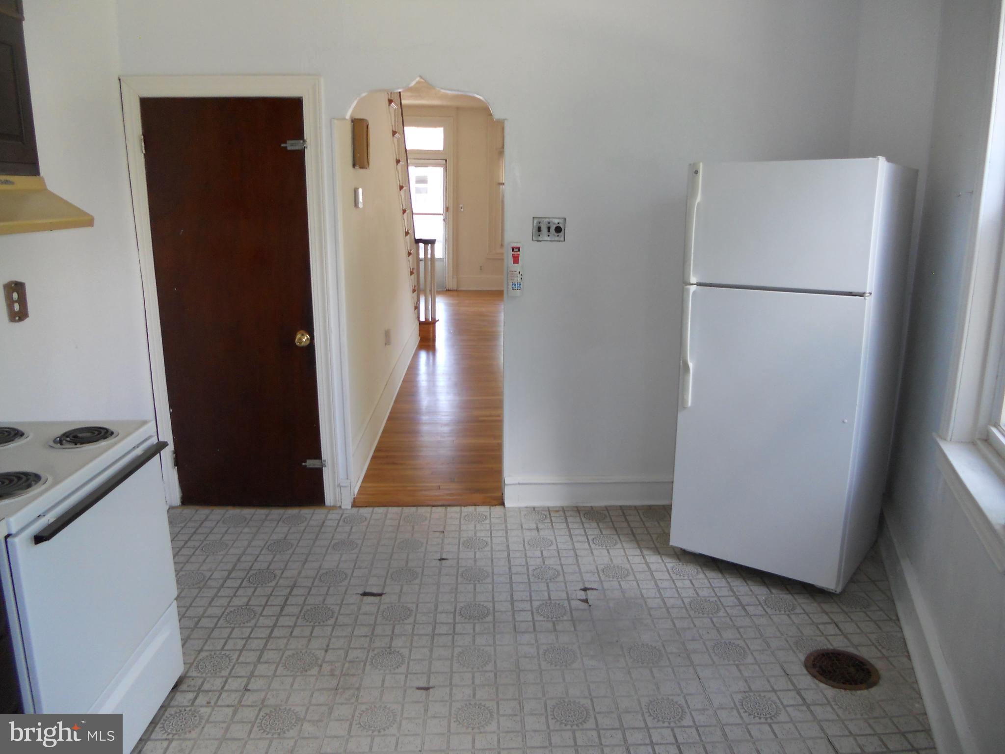 EAST FALLS - Residential Lease