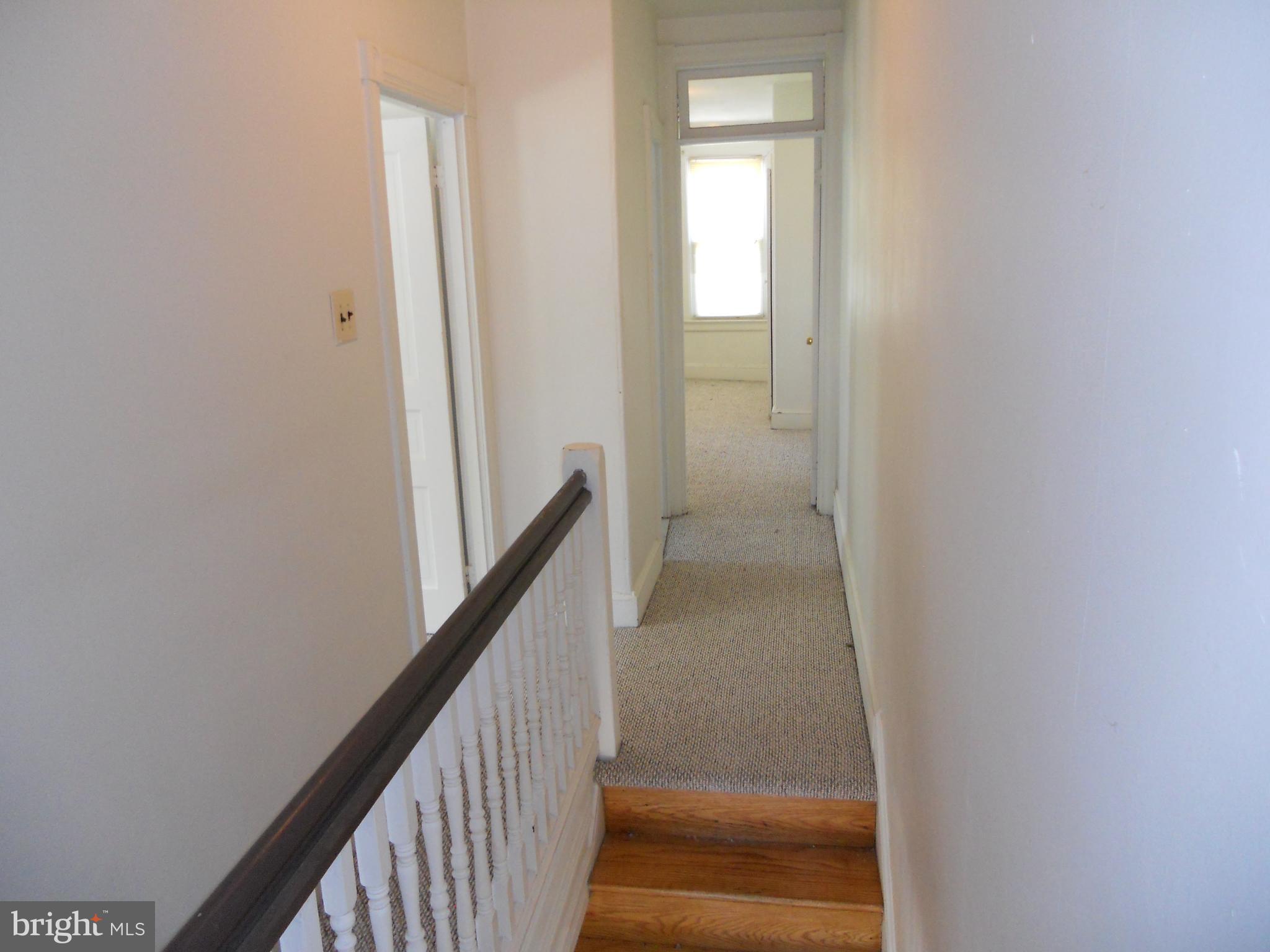 EAST FALLS - Residential Lease