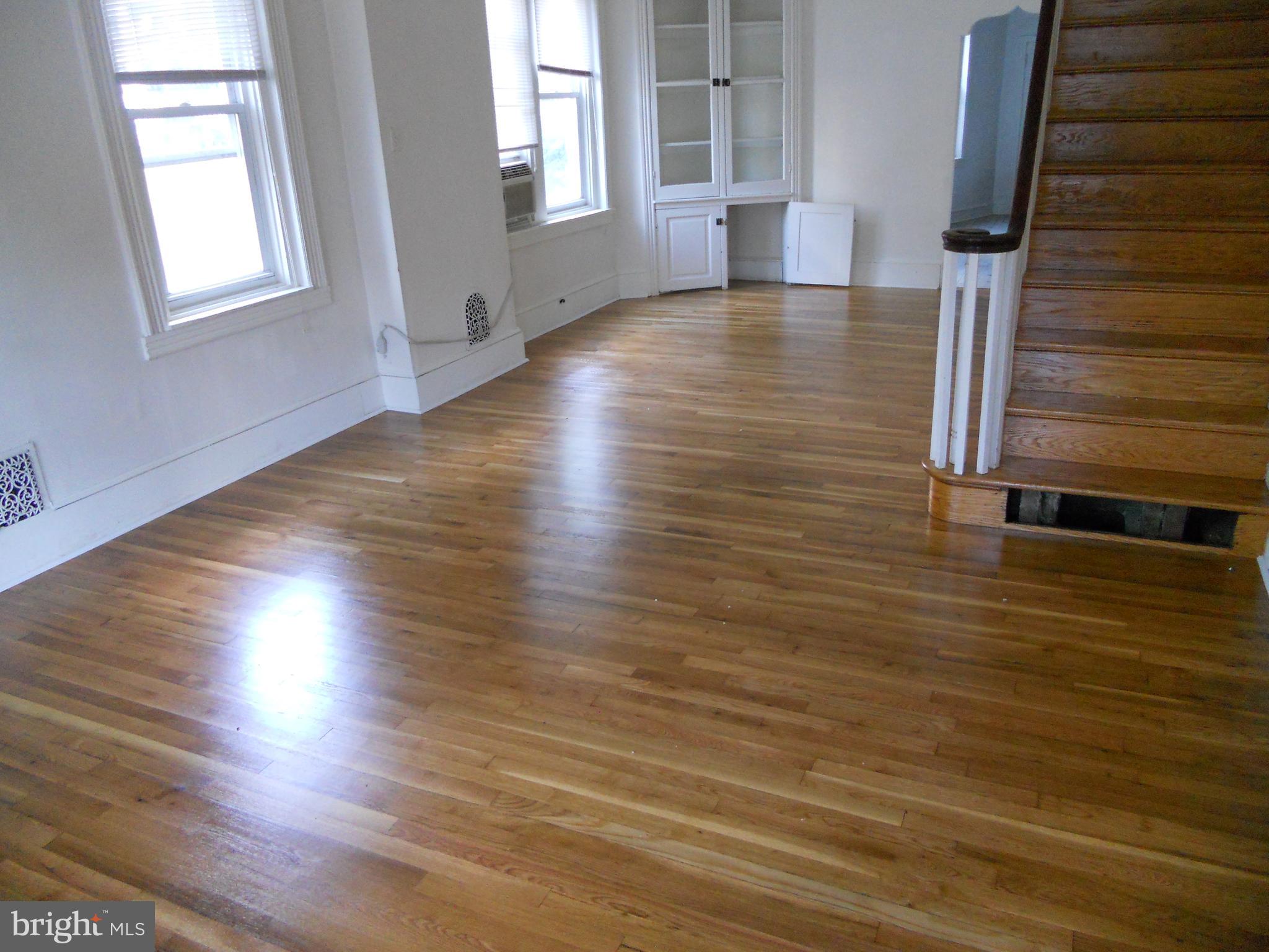 EAST FALLS - Residential Lease