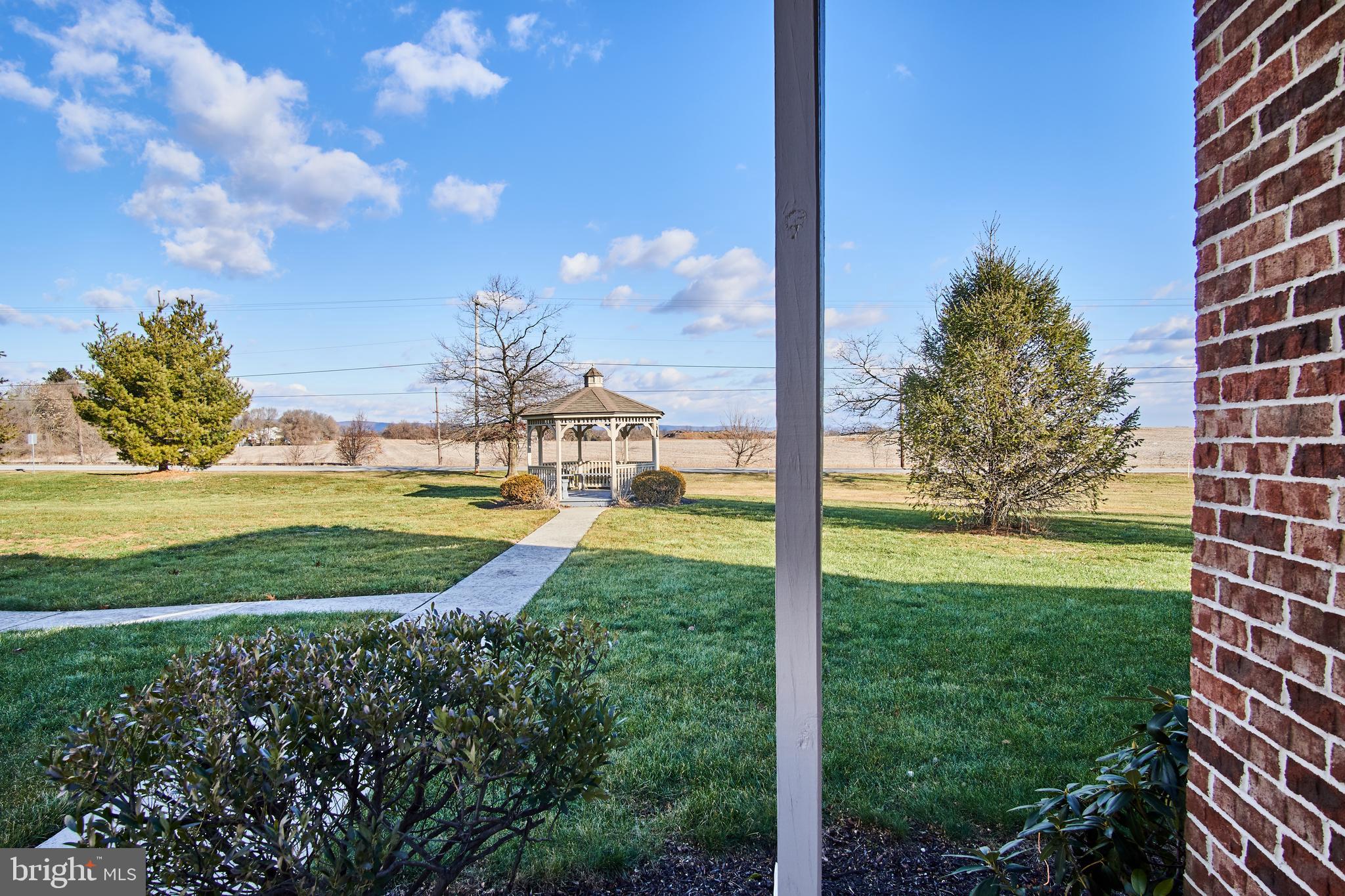 MAYAPPLE - Residential