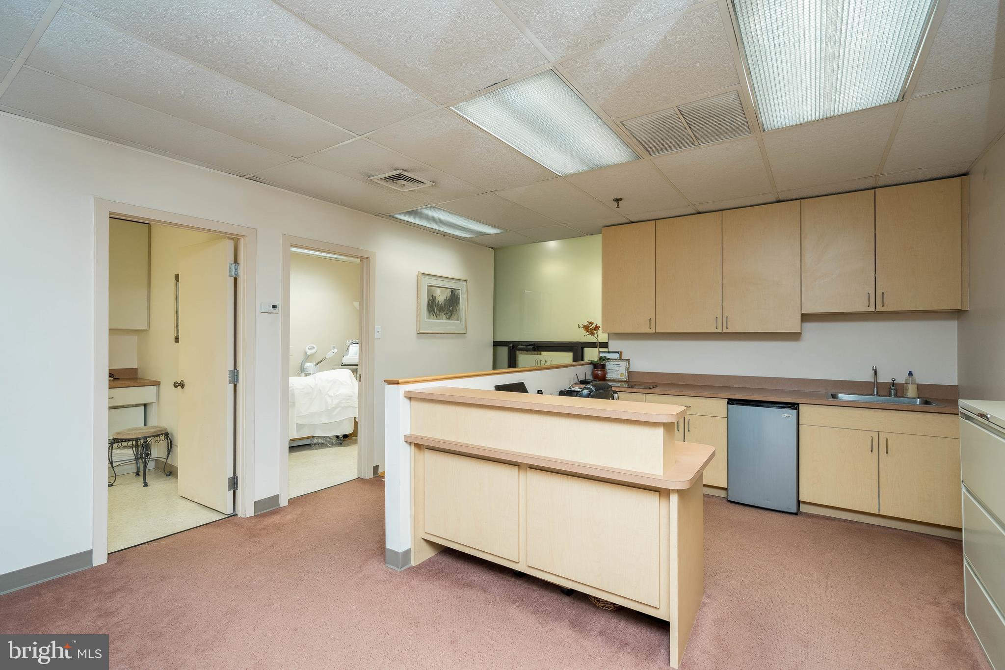 ART MUSEUM AREA - Commercial Lease