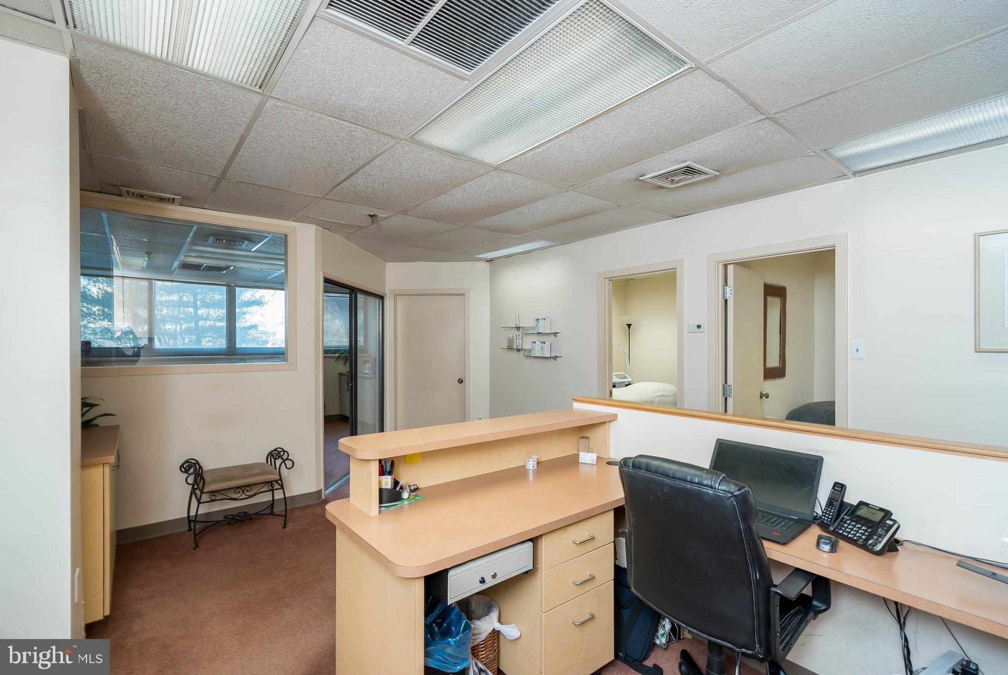 ART MUSEUM AREA - Commercial Lease