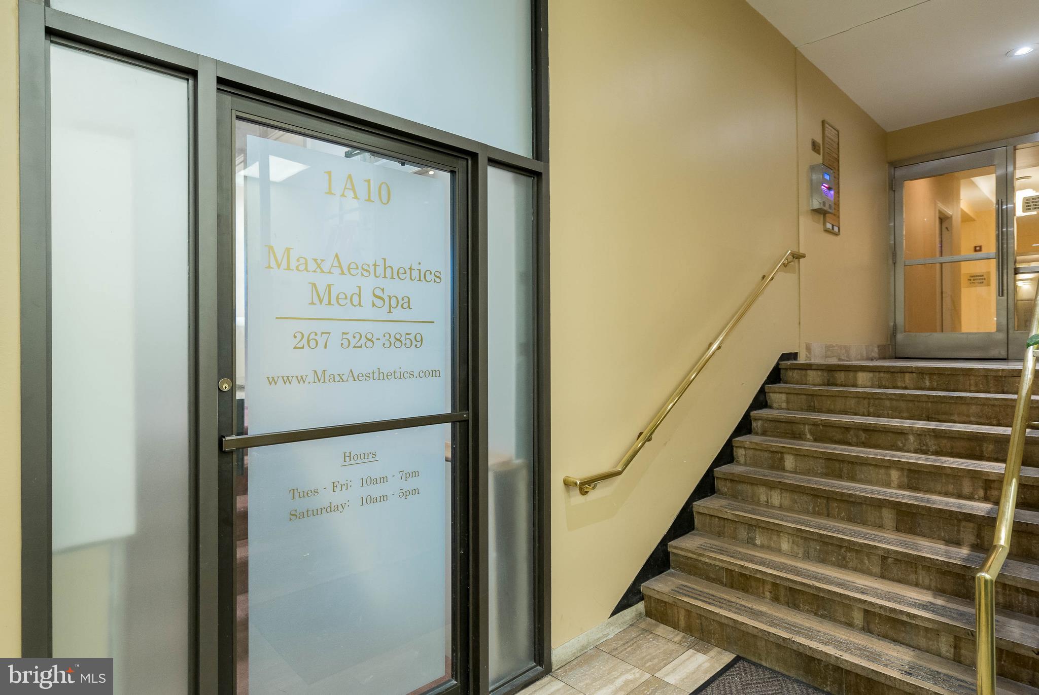 ART MUSEUM AREA - Commercial Lease