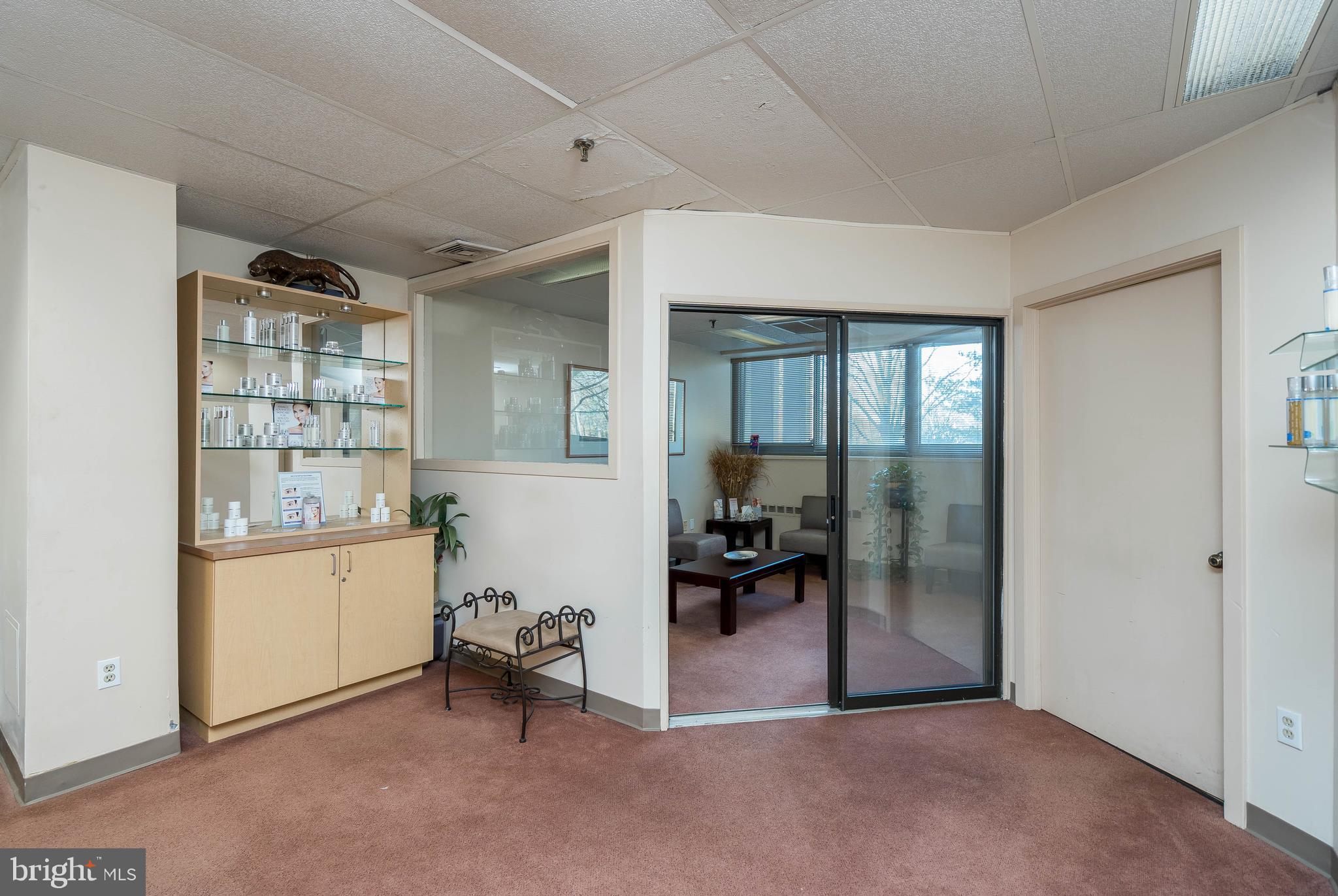 ART MUSEUM AREA - Commercial Lease