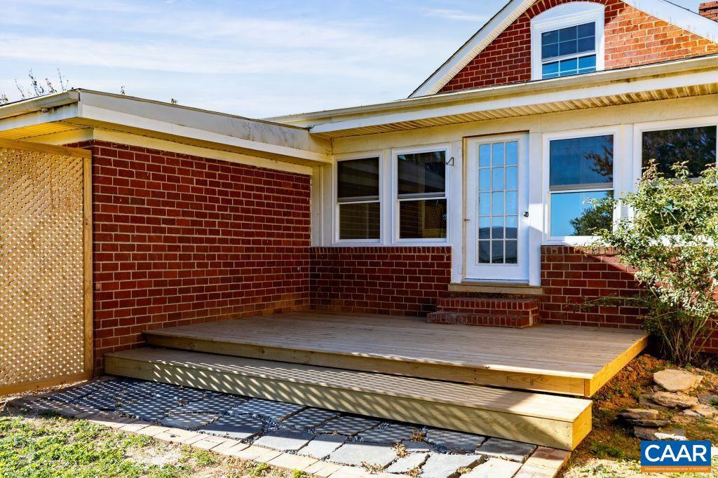 2735 STUARTS DRAFT HWY