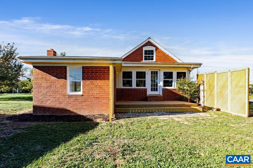 2735 STUARTS DRAFT HWY