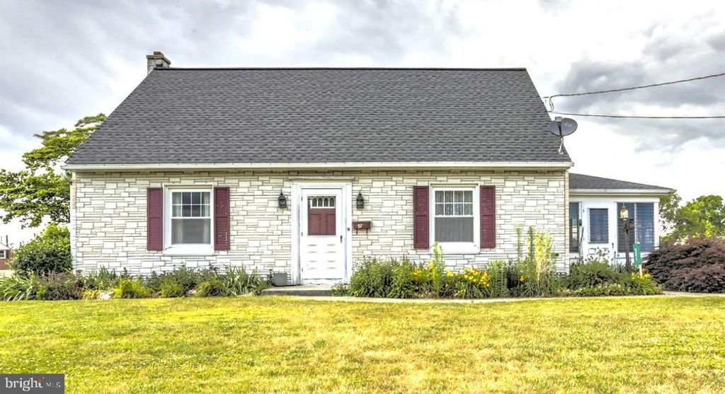 Photo of 521 W BROAD ST, NEW HOLLAND, PA 17557 (MLS # PALA2036776)