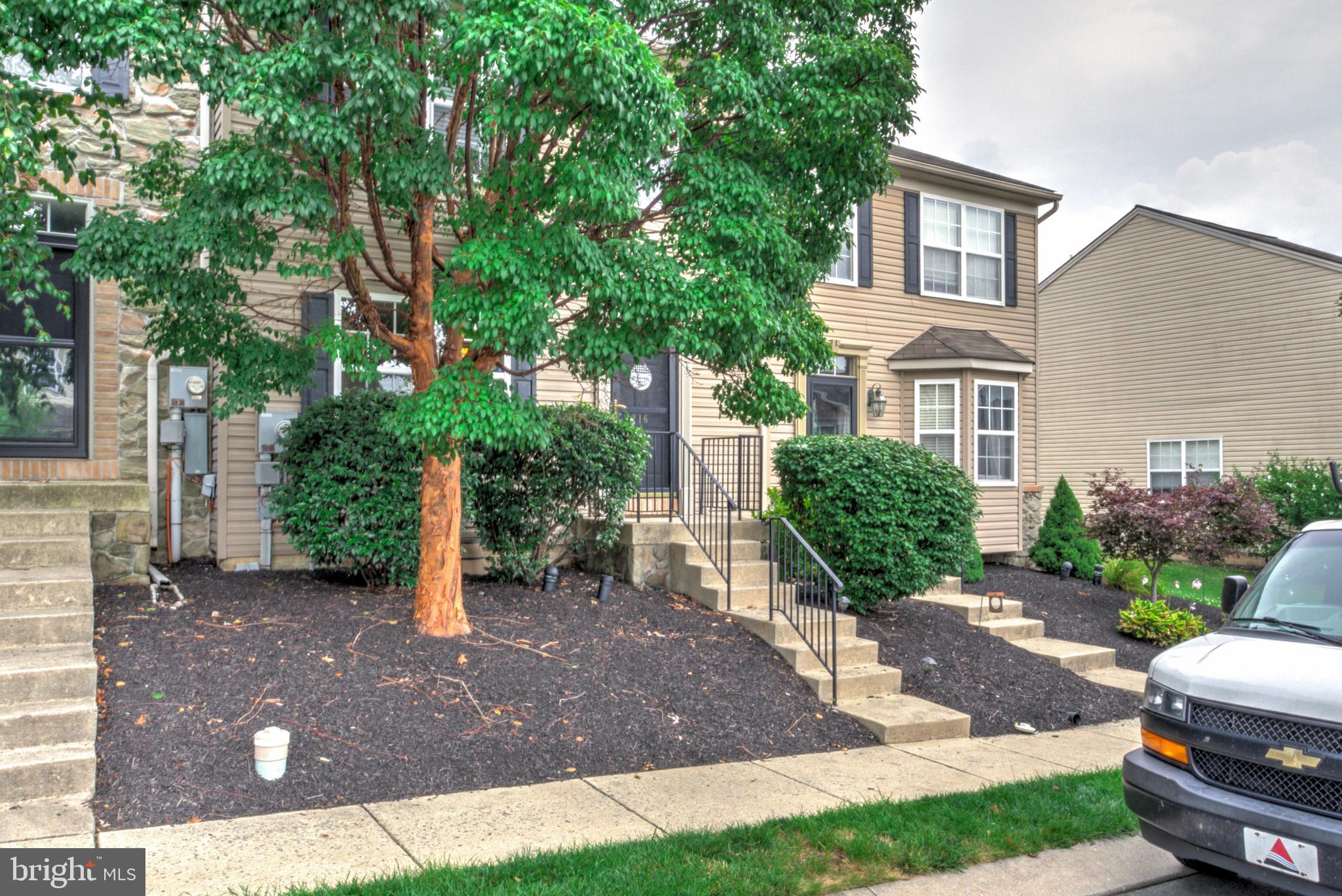 216 KNOLLWOOD ROAD
