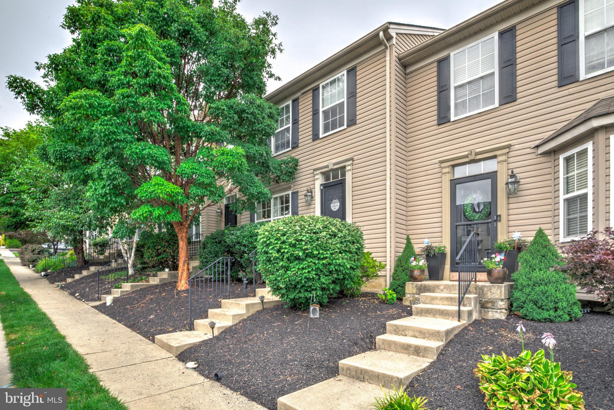 216 KNOLLWOOD ROAD