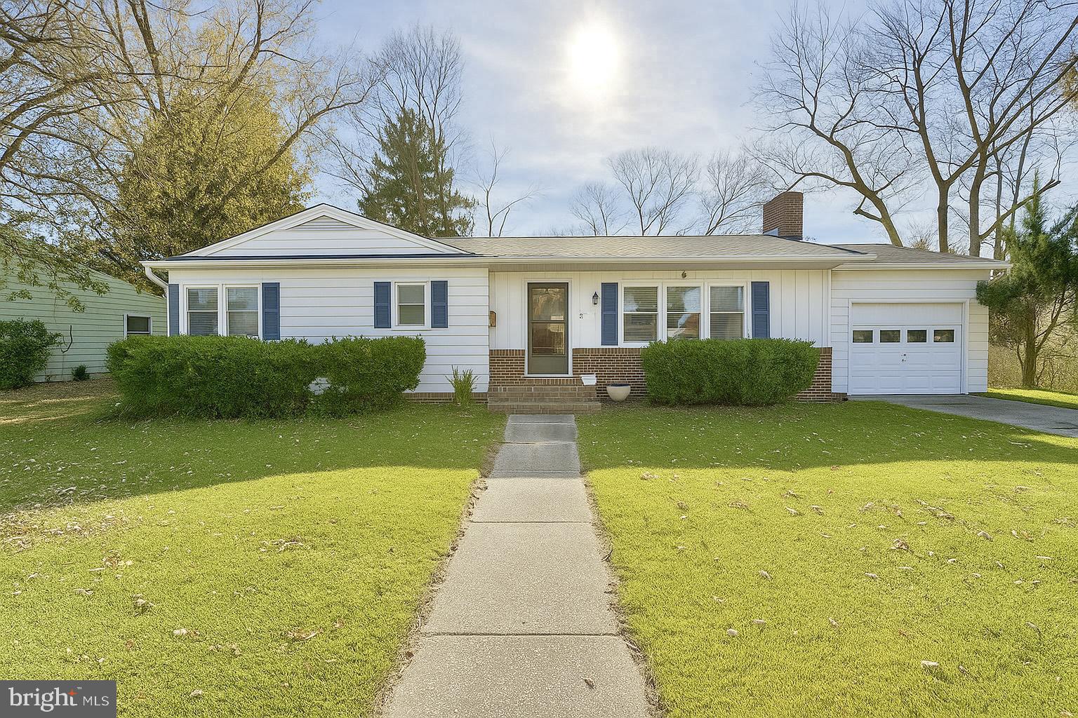 WOODSIDE MANOR - Residential