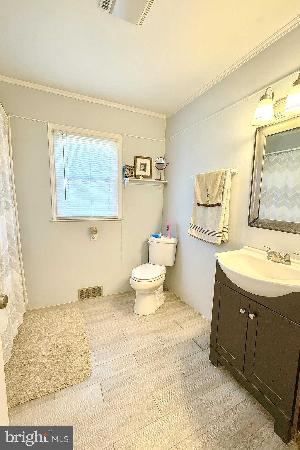 WOODSIDE MANOR - Residential