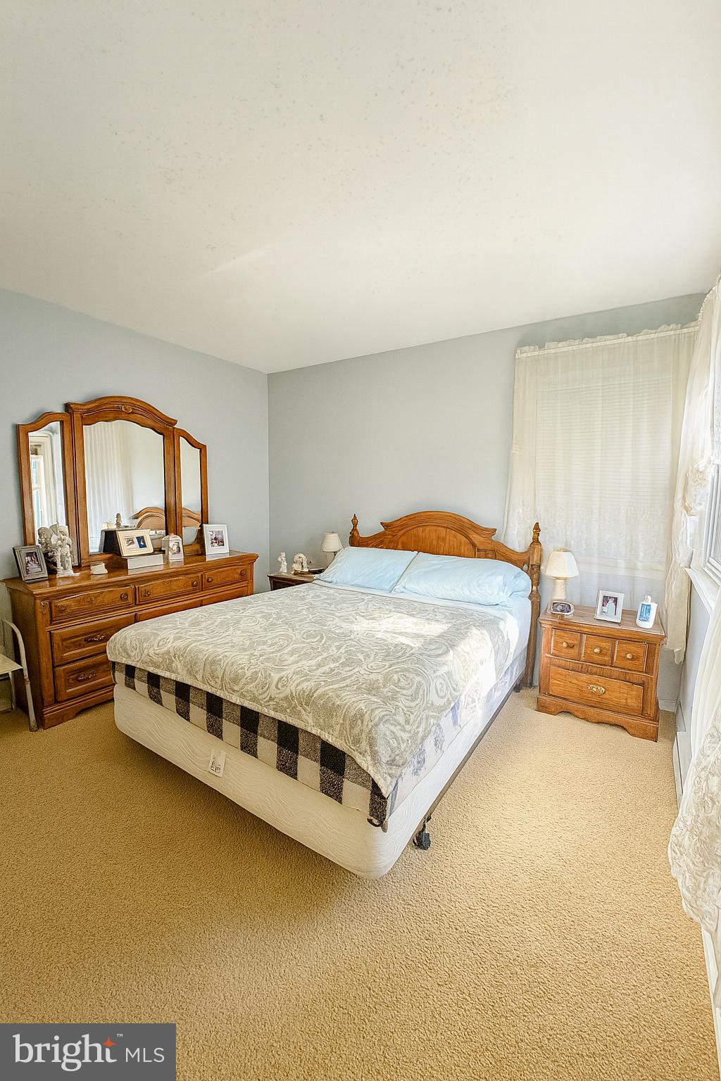 WOODSIDE MANOR - Residential