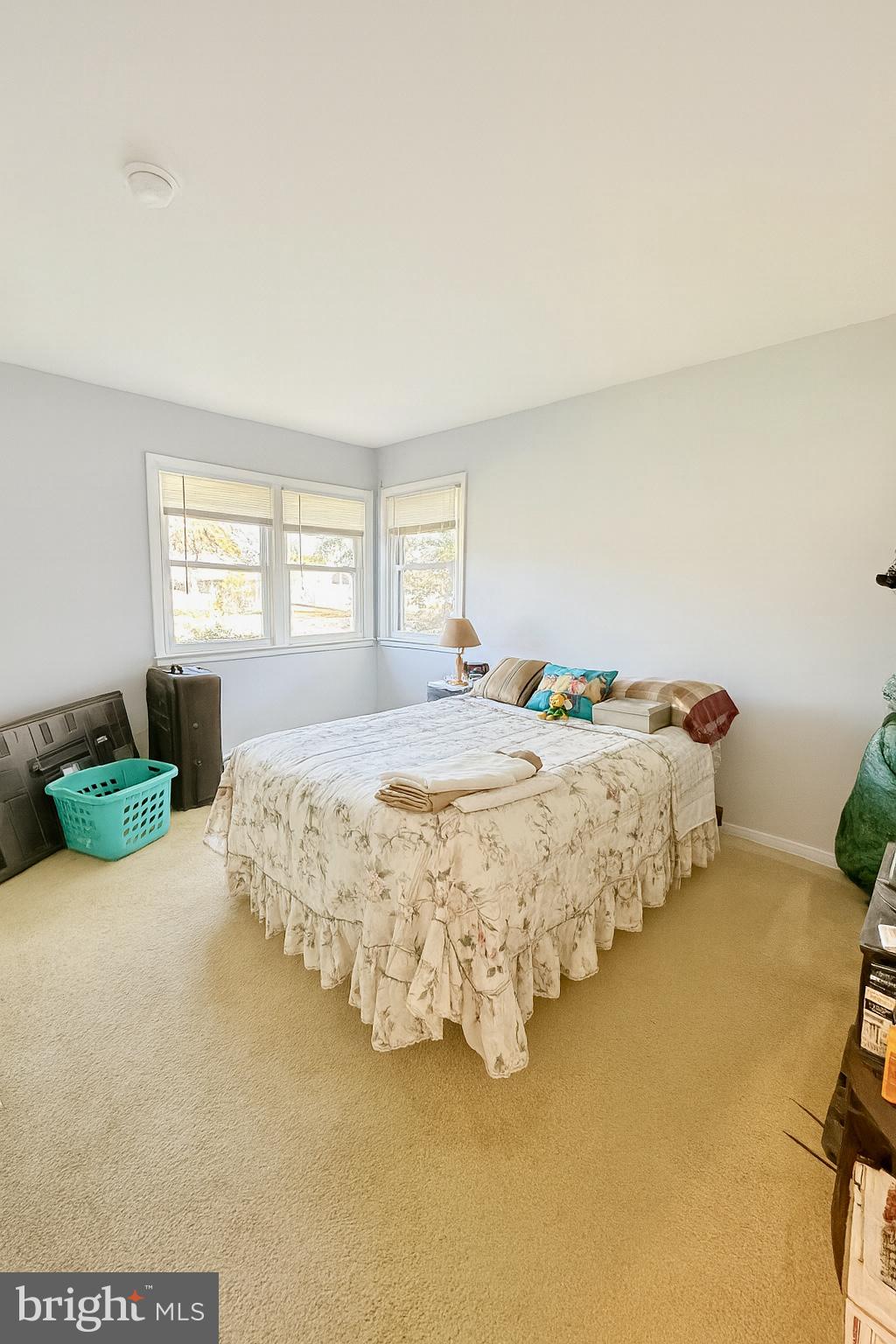 WOODSIDE MANOR - Residential