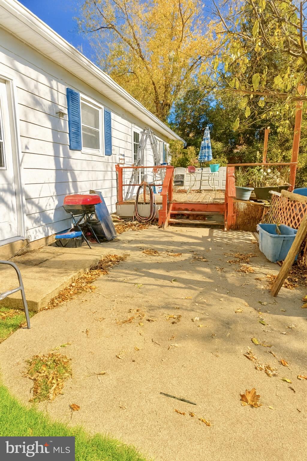 WOODSIDE MANOR - Residential