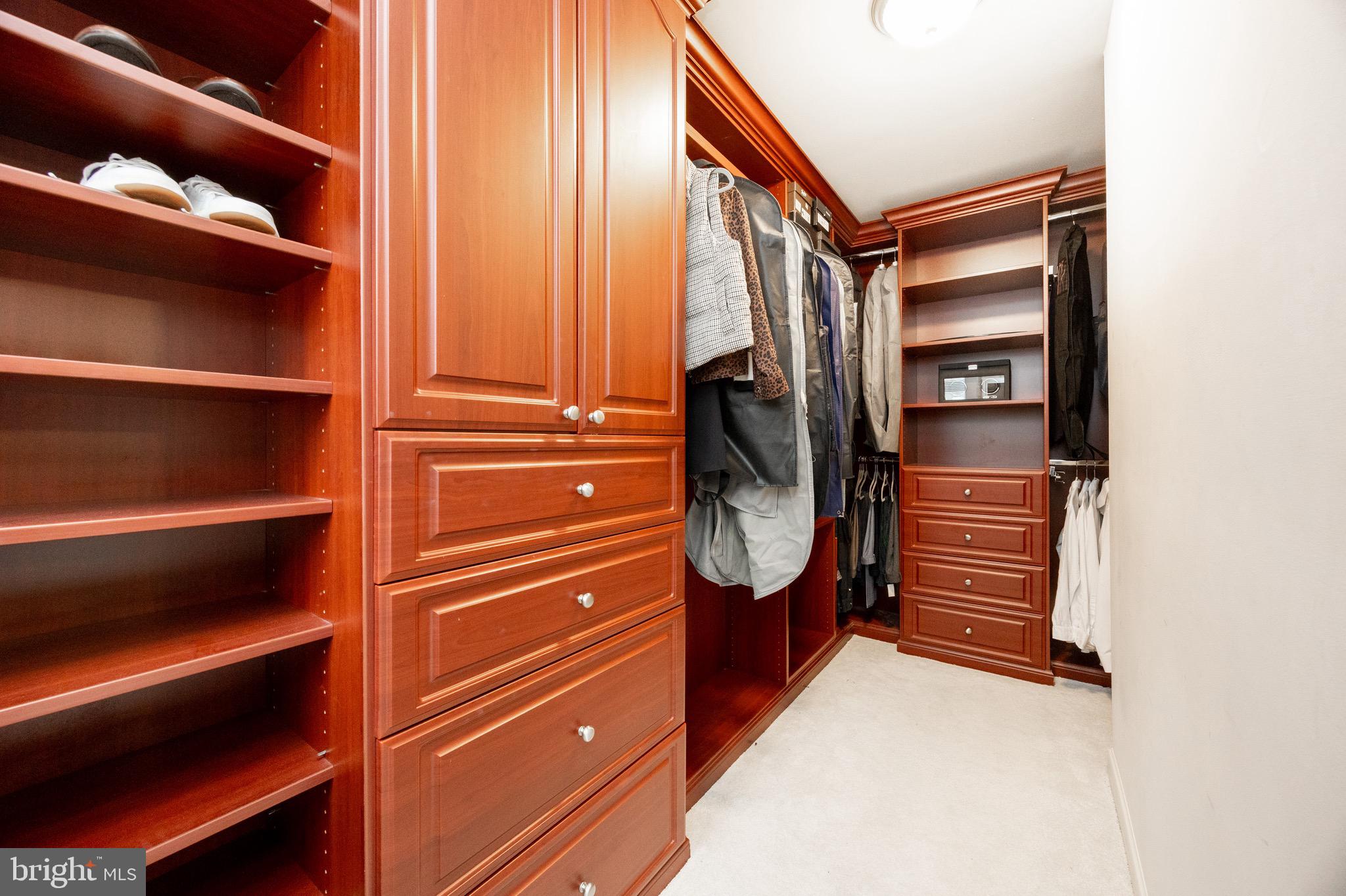 LIBERTY SQUARE - Residential