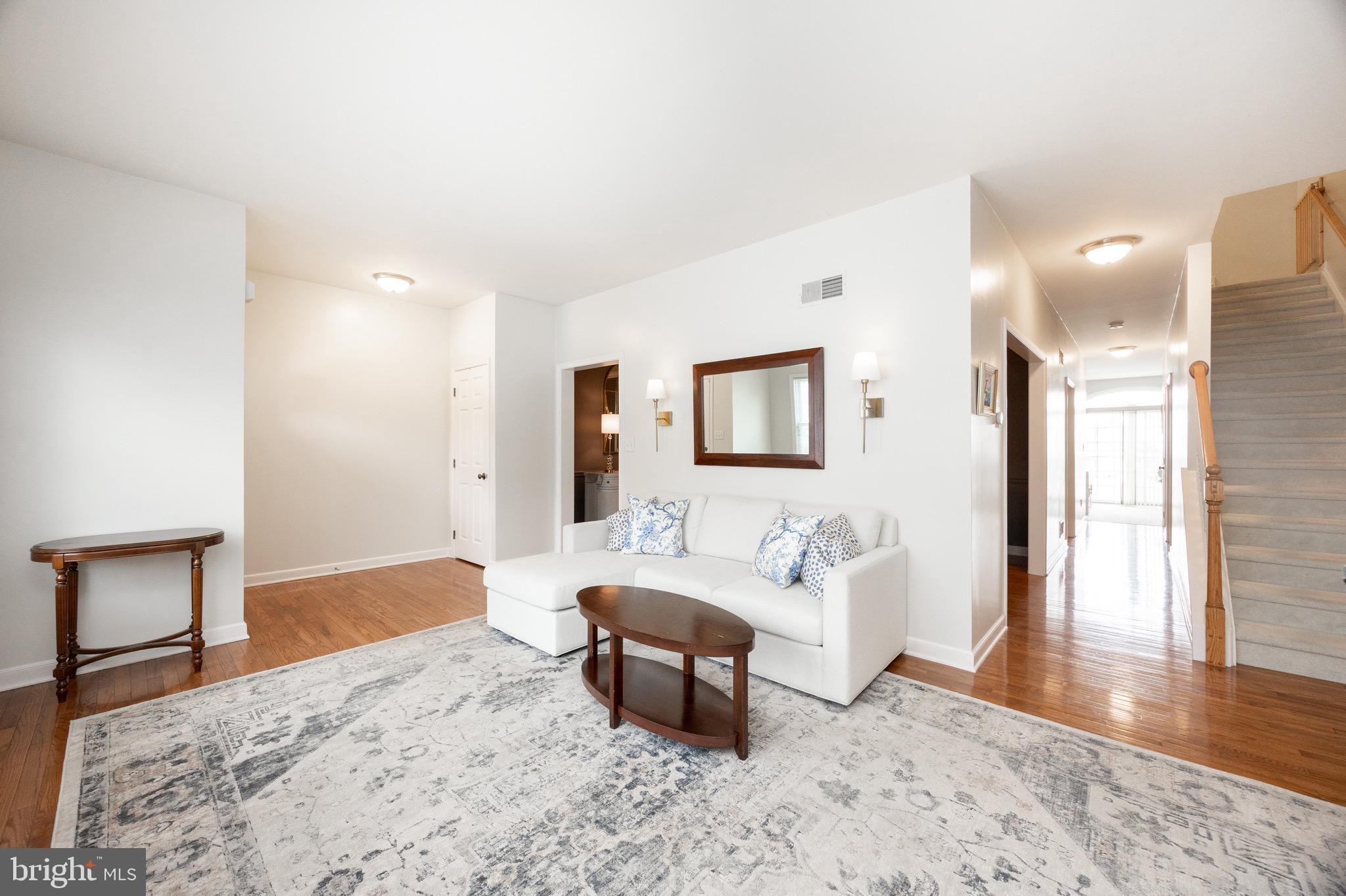 LIBERTY SQUARE - Residential