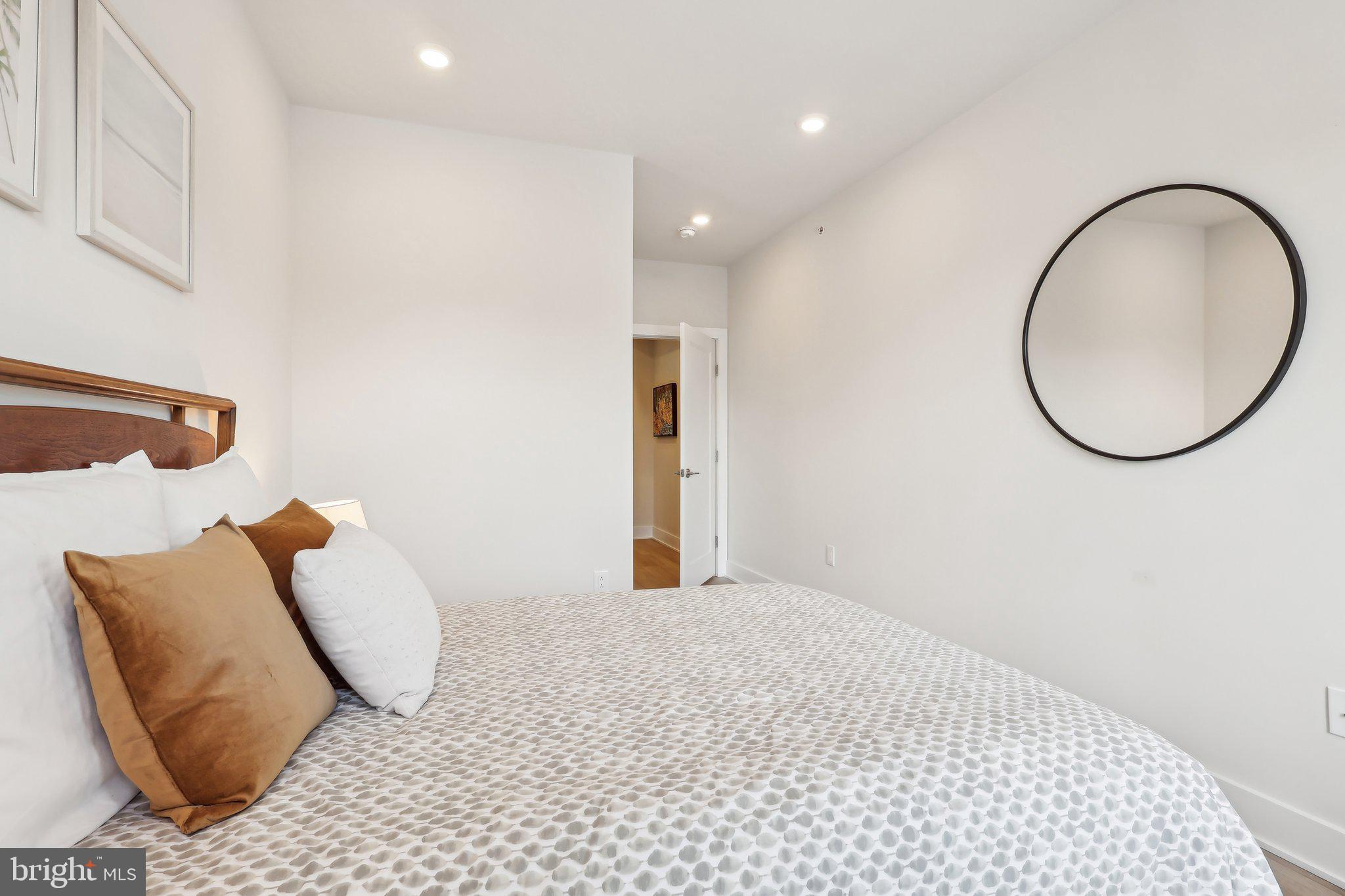 EAST FALLS - Residential