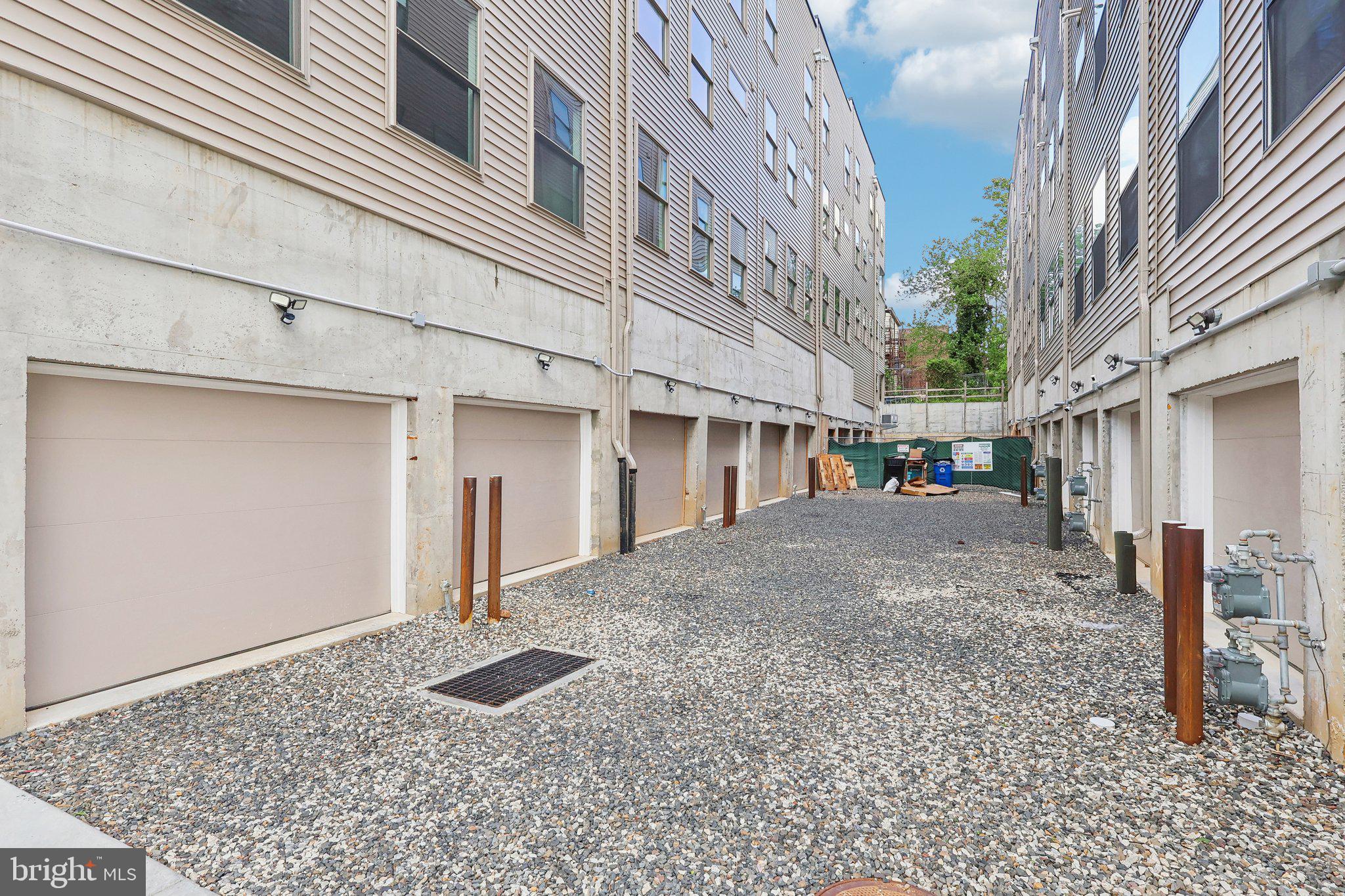 EAST FALLS - Residential