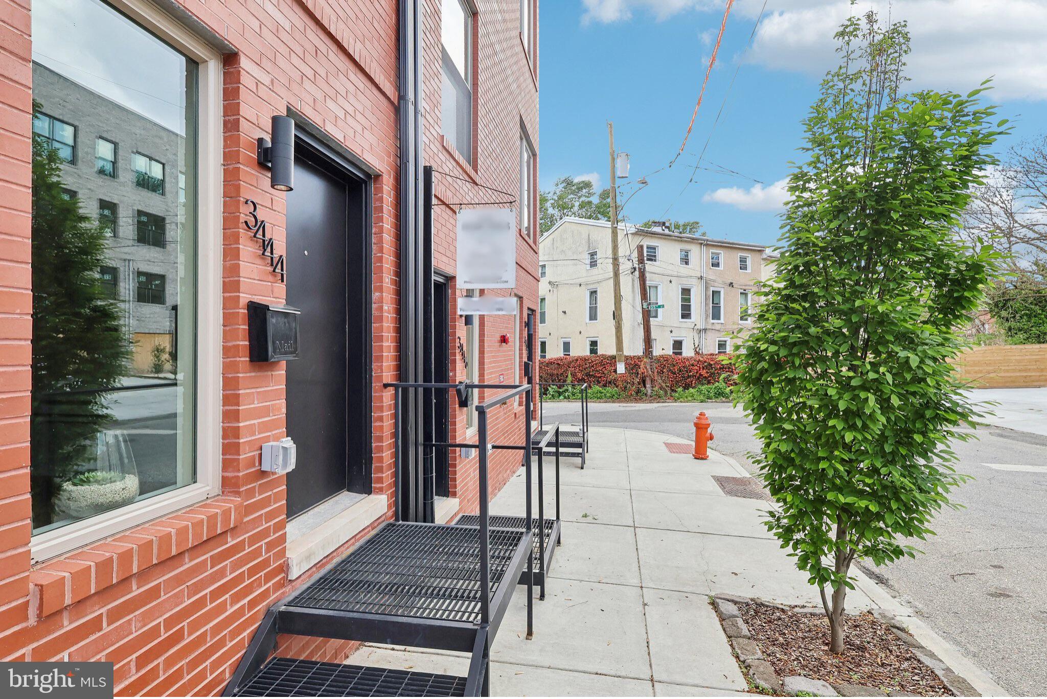 EAST FALLS - Residential