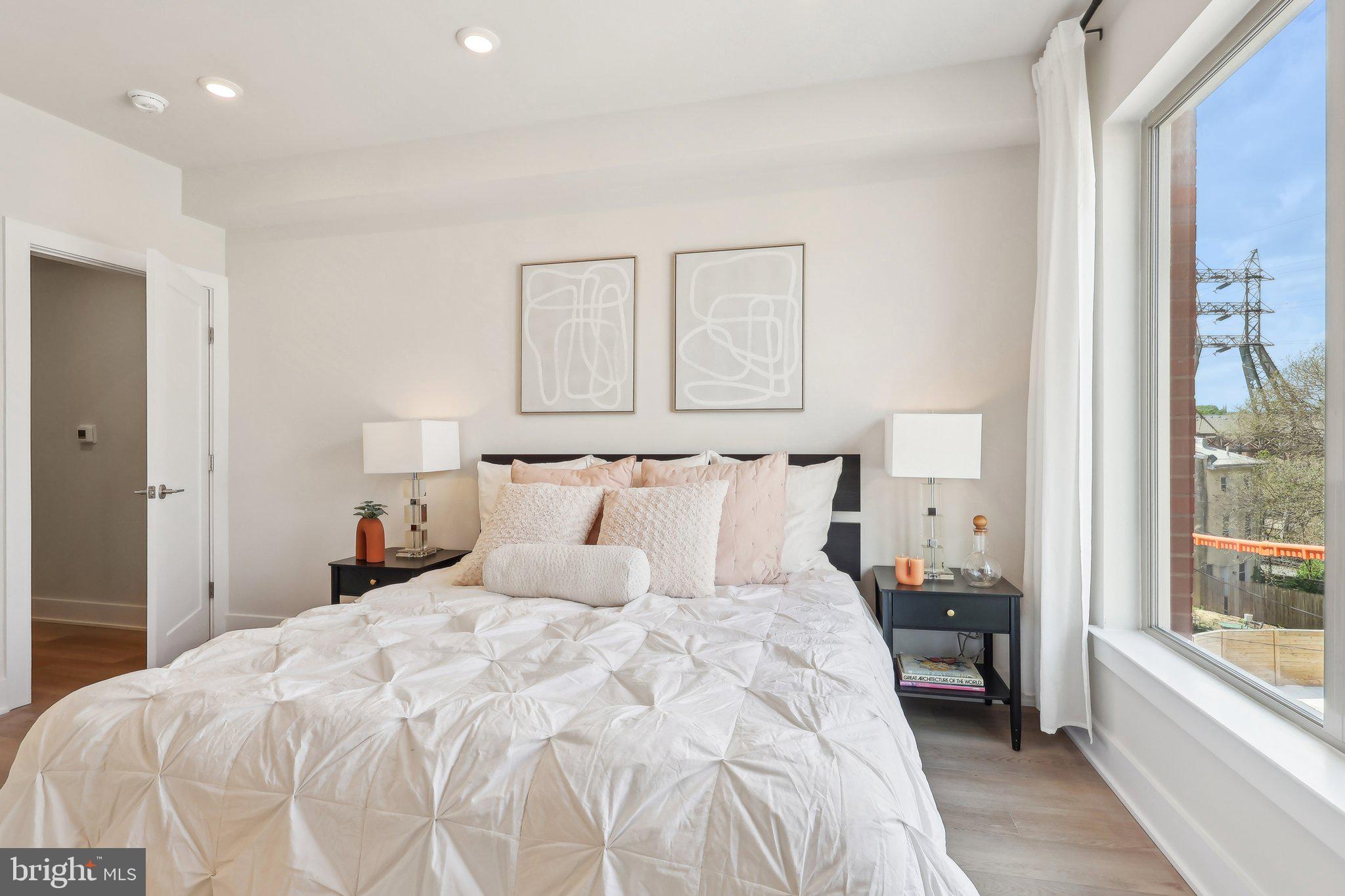 EAST FALLS - Residential