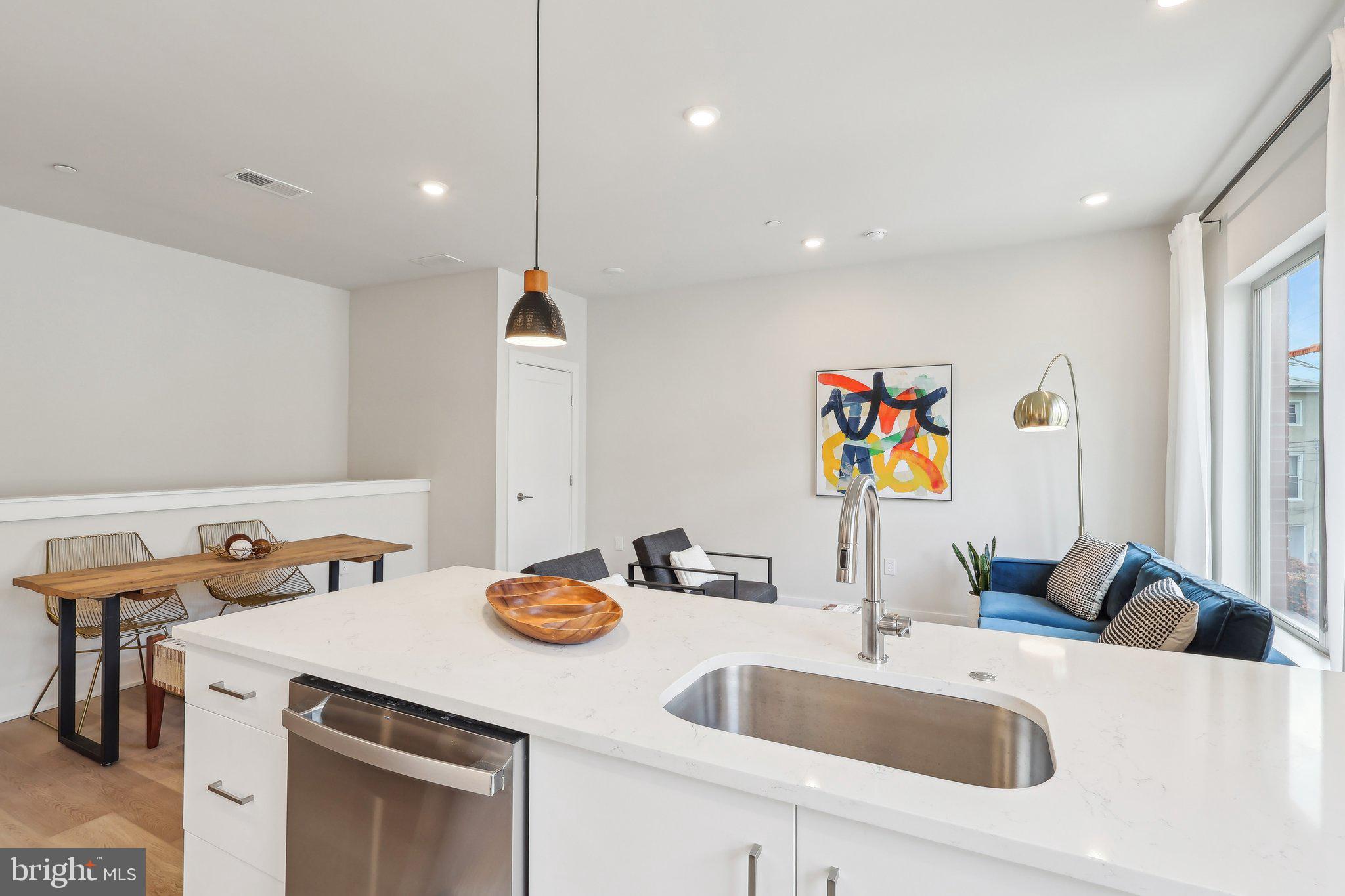 EAST FALLS - Residential