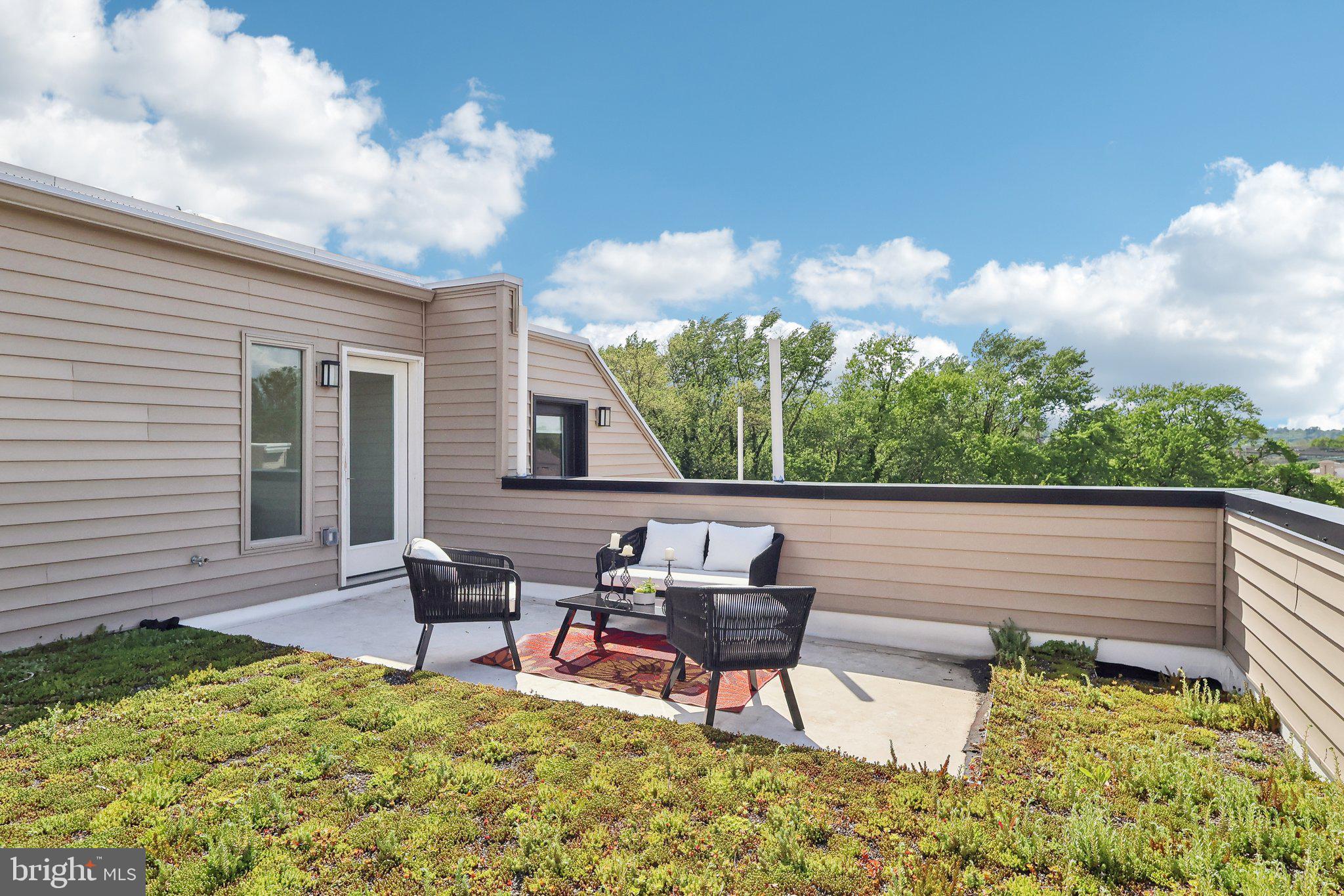 EAST FALLS - Residential