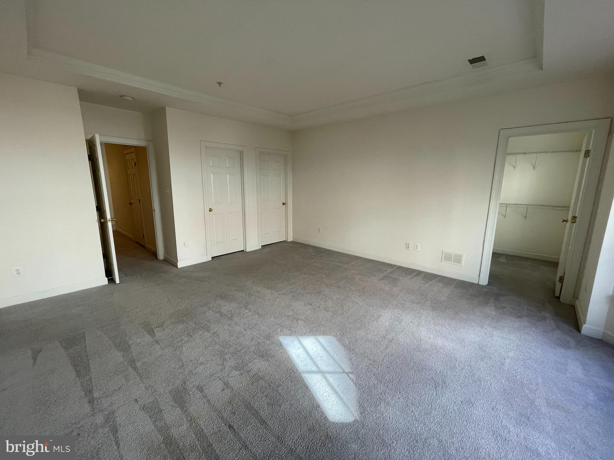 RESIDENCES AT SULLIVAN - Residential Lease