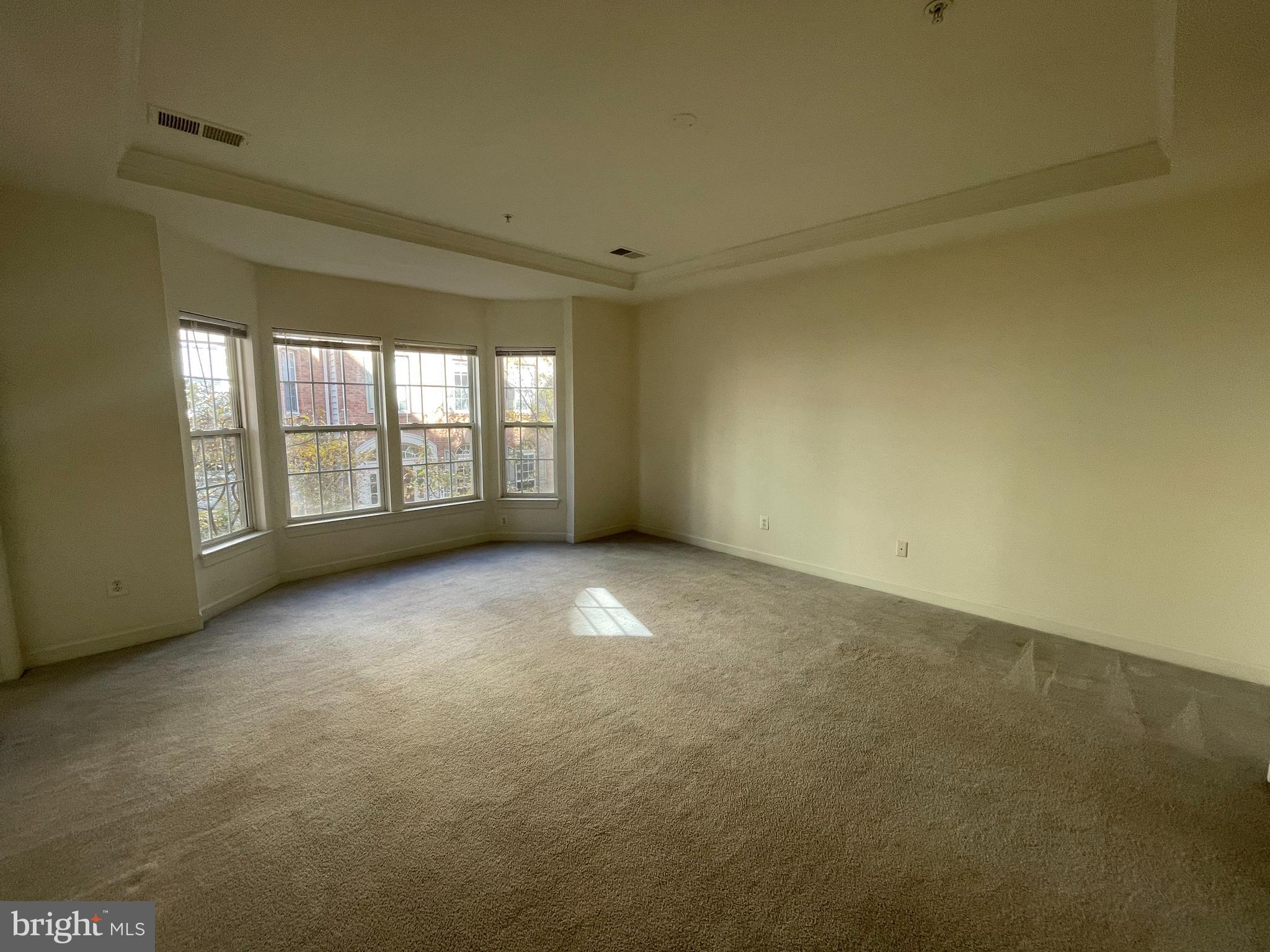 RESIDENCES AT SULLIVAN - Residential Lease