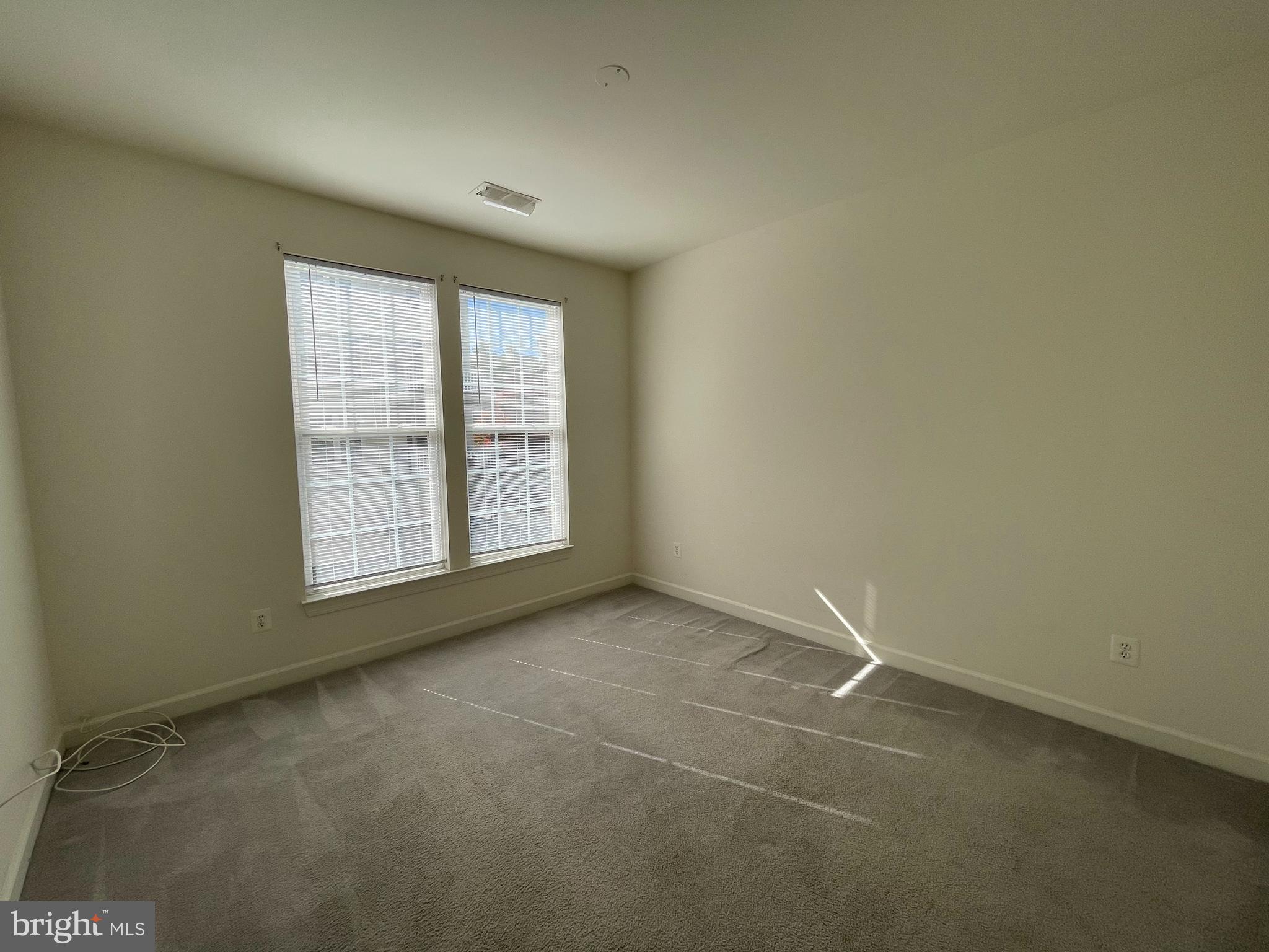 RESIDENCES AT SULLIVAN - Residential Lease