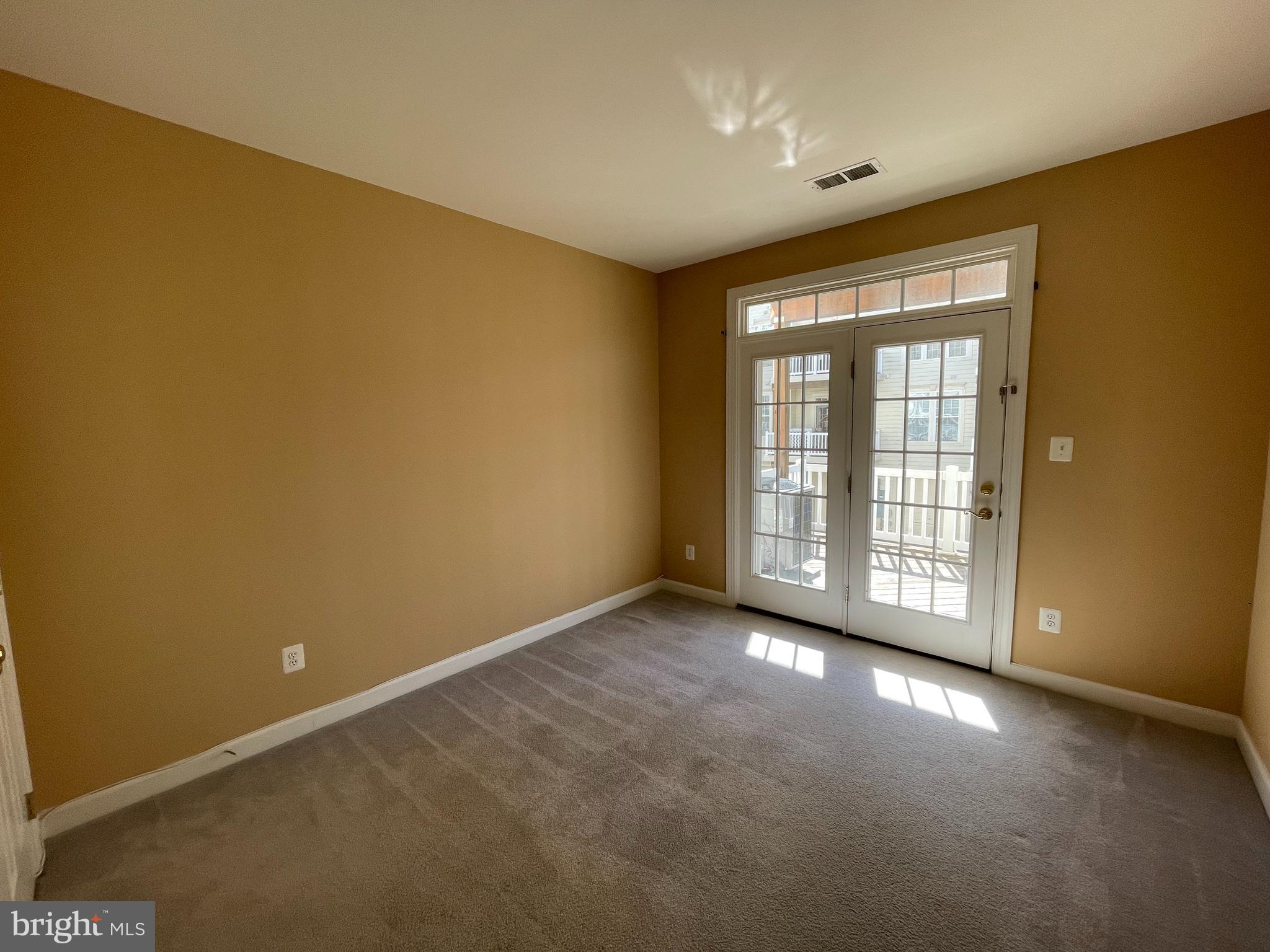 RESIDENCES AT SULLIVAN - Residential Lease