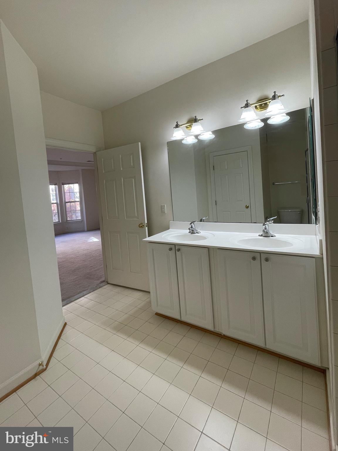 RESIDENCES AT SULLIVAN - Residential Lease