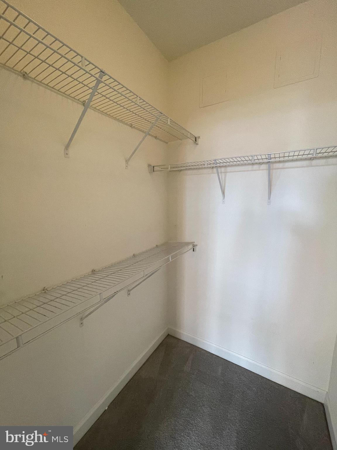 RESIDENCES AT SULLIVAN - Residential Lease