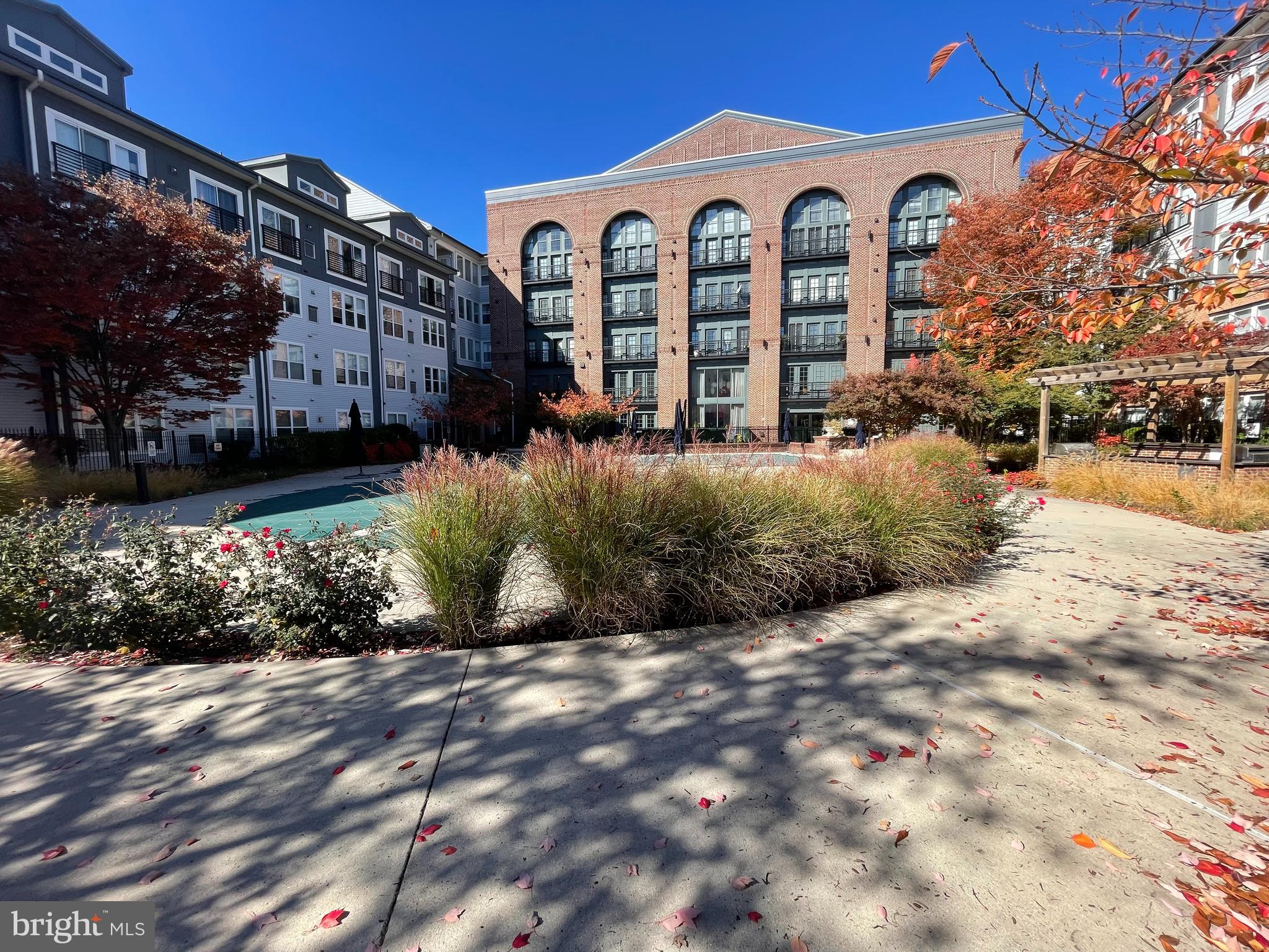 RESIDENCES AT SULLIVAN - Residential Lease