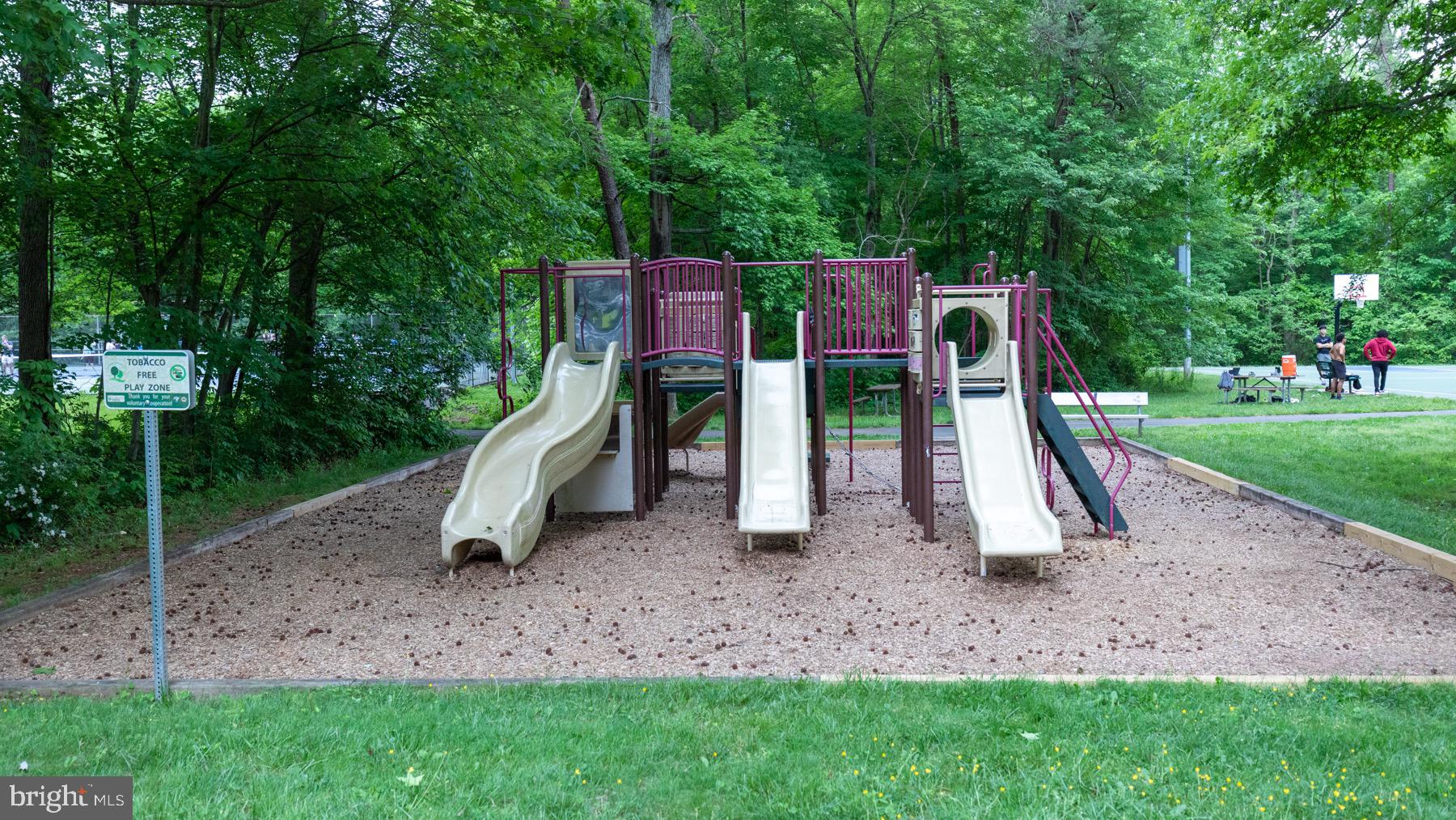 CHALET WOODS - Residential Lease