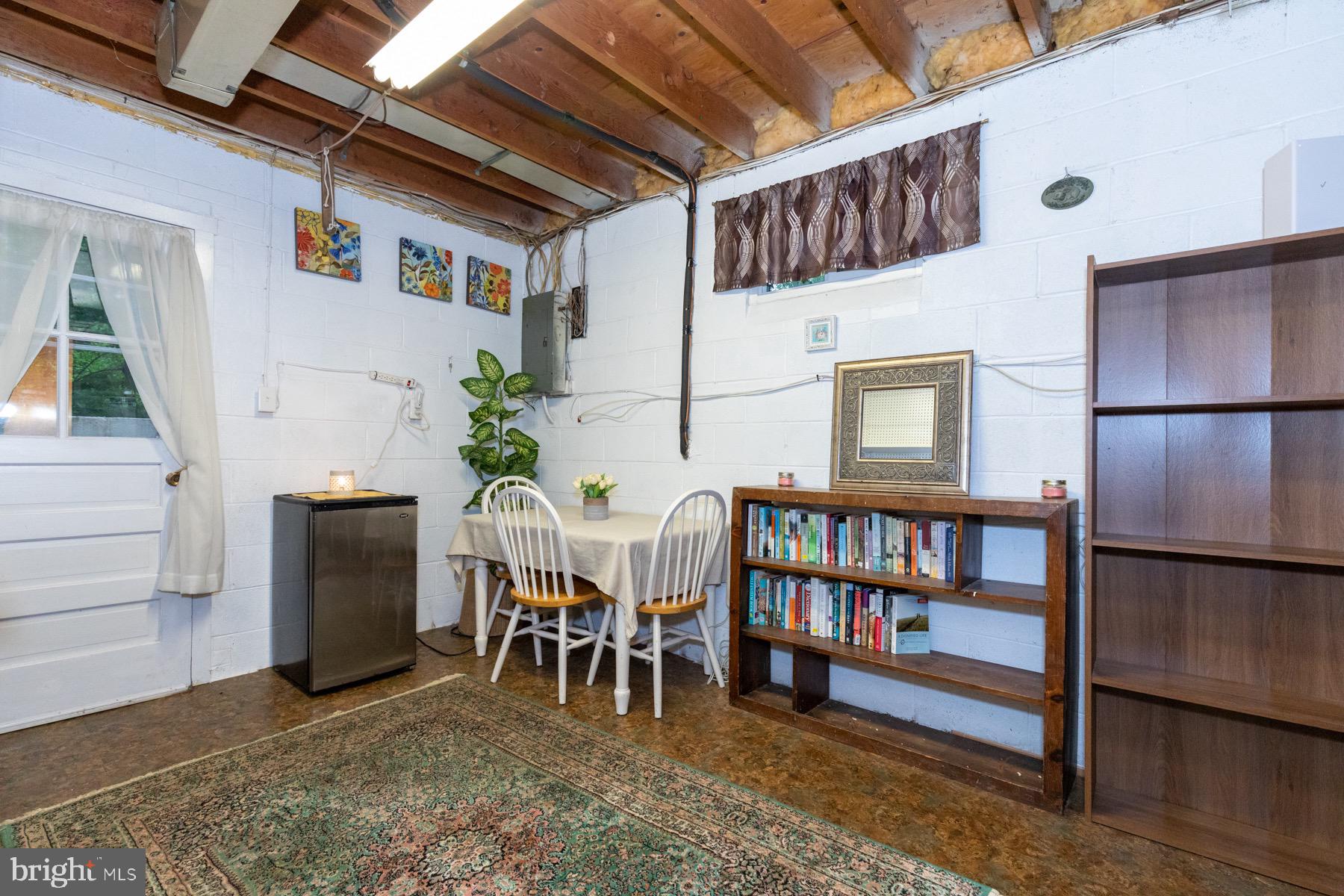 CHALET WOODS - Residential Lease