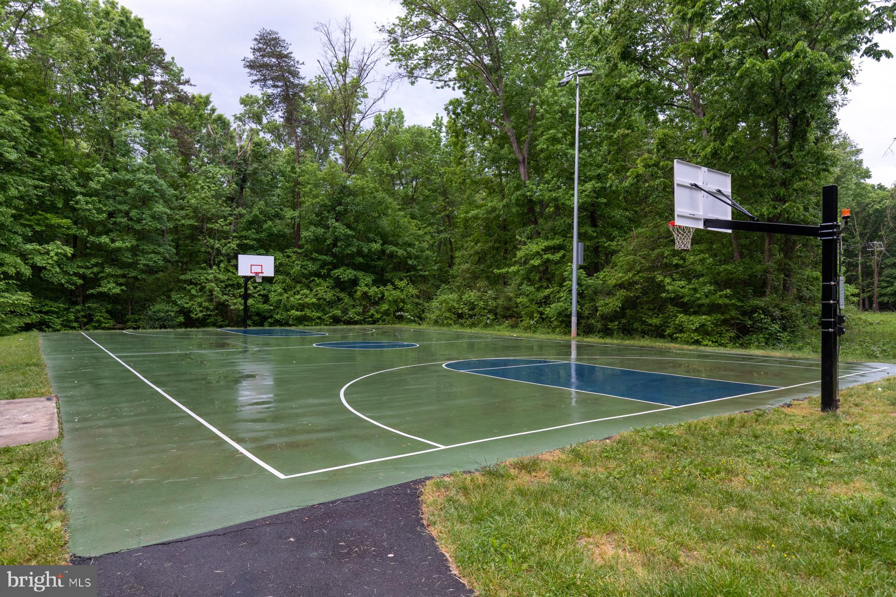 CHALET WOODS - Residential Lease