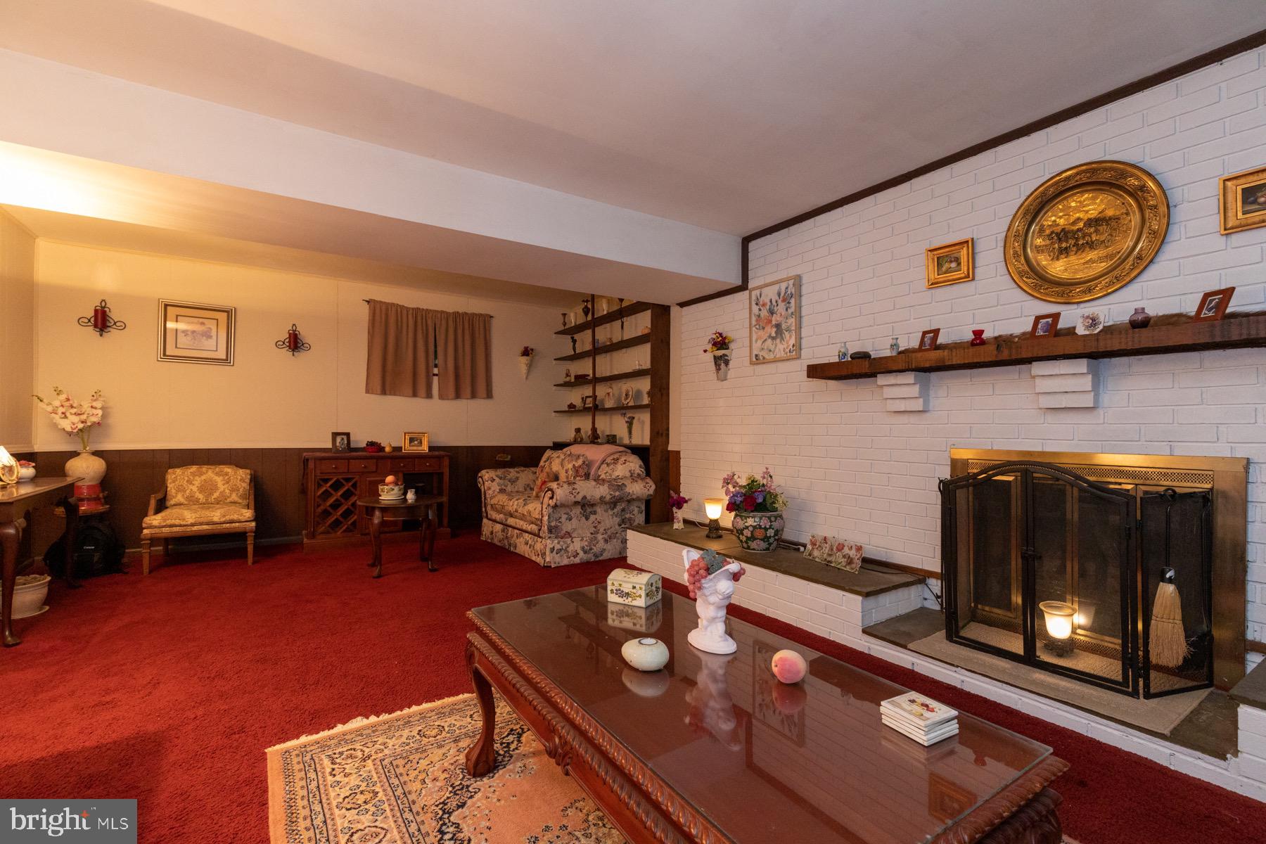 CHALET WOODS - Residential Lease