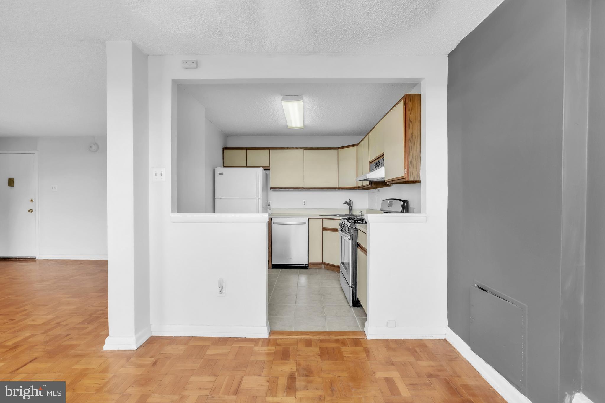 1030 E LANCASTER AVENUE 904
