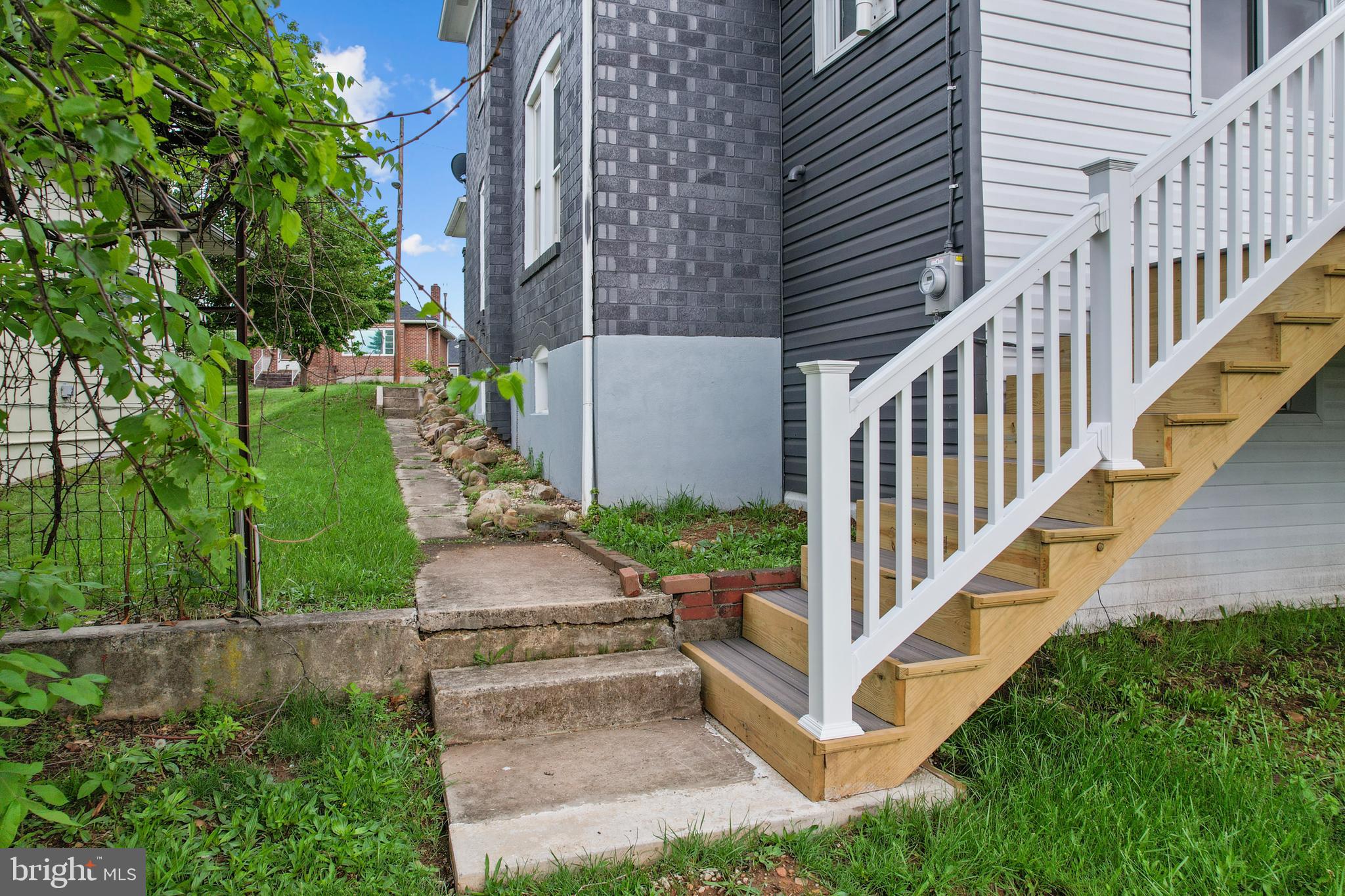 SOUTH END - Residential