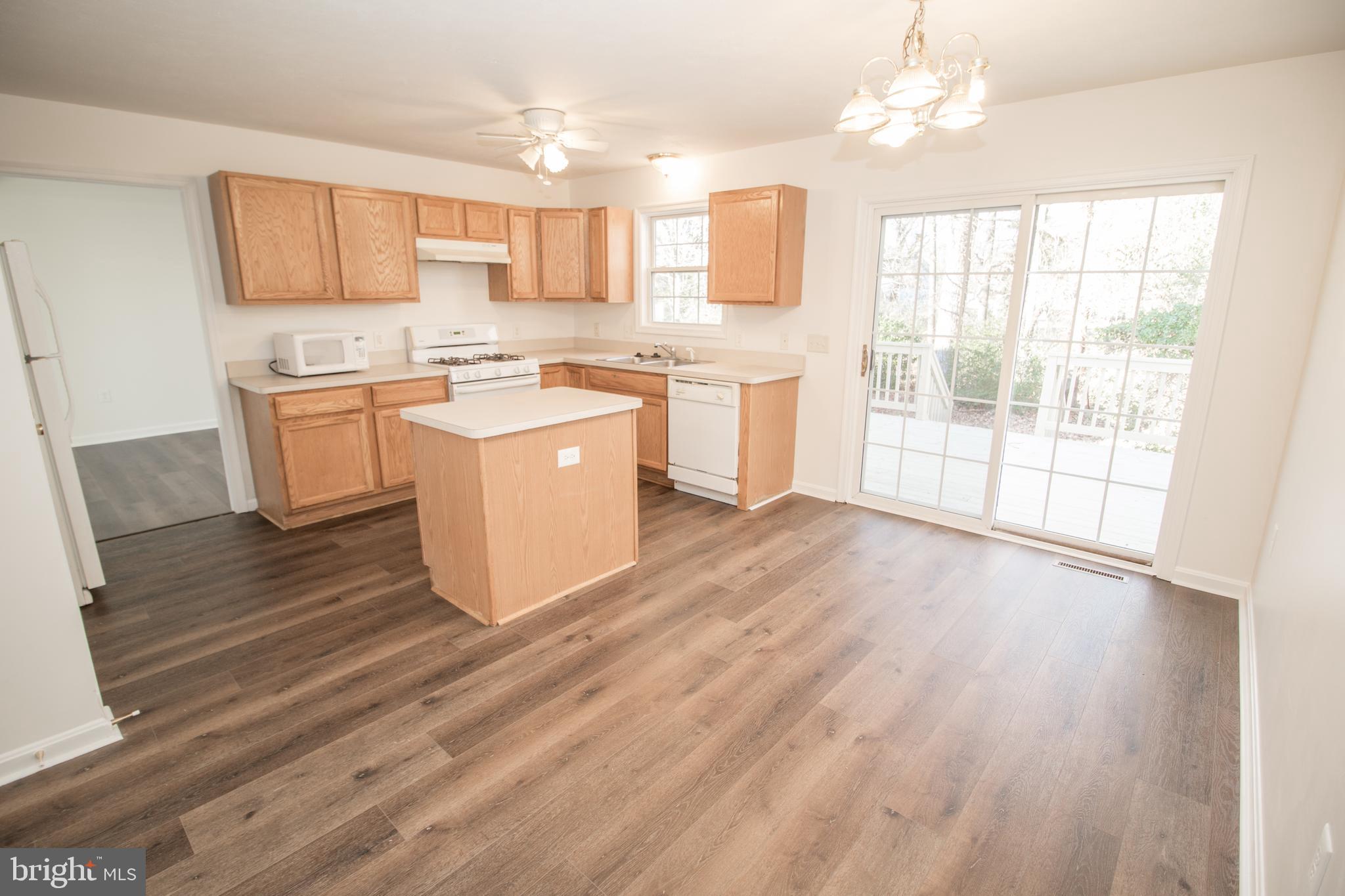 EMERALD HILLS ESTATES - Residential Lease