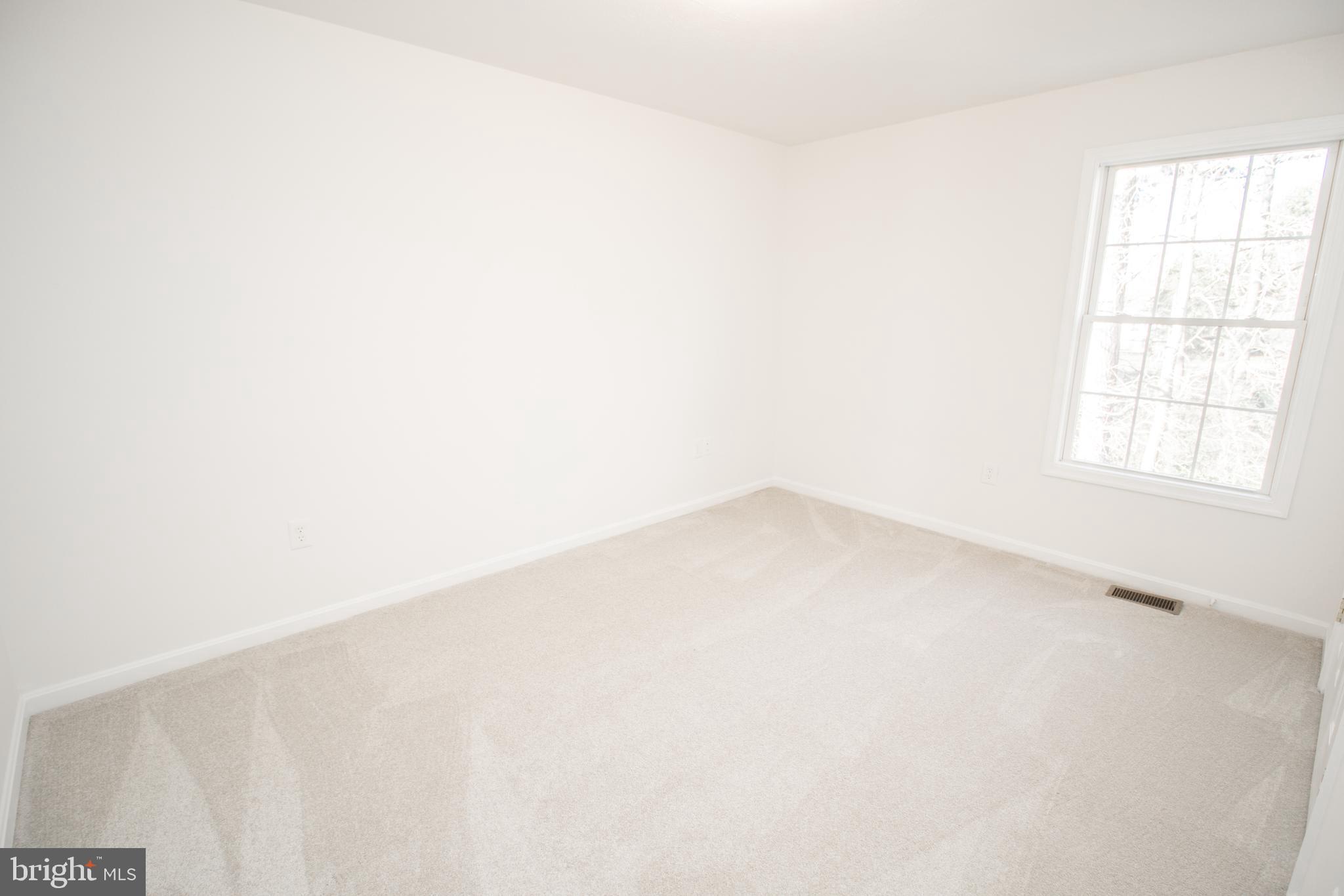 EMERALD HILLS ESTATES - Residential Lease