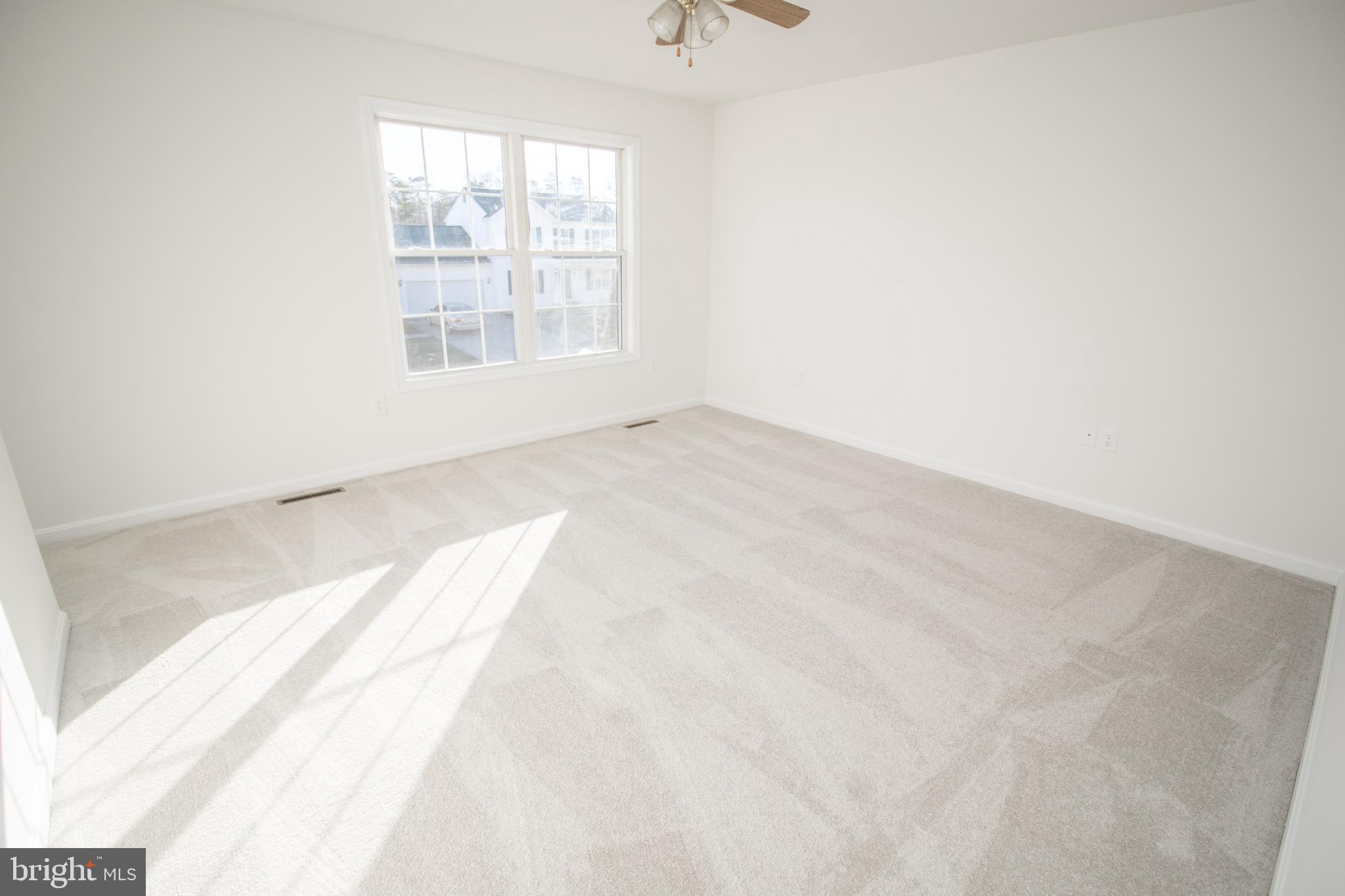 EMERALD HILLS ESTATES - Residential Lease